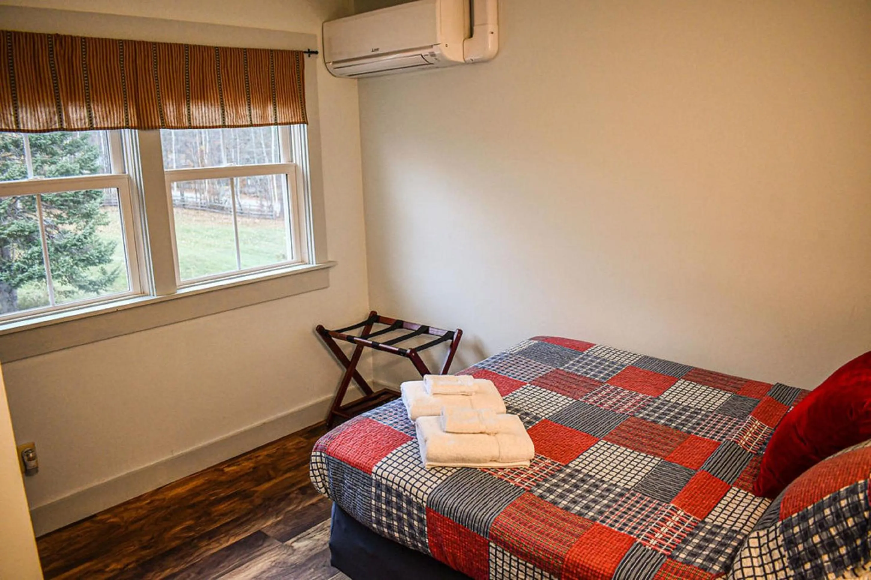 Bedroom, Bed in Brook Road Inn