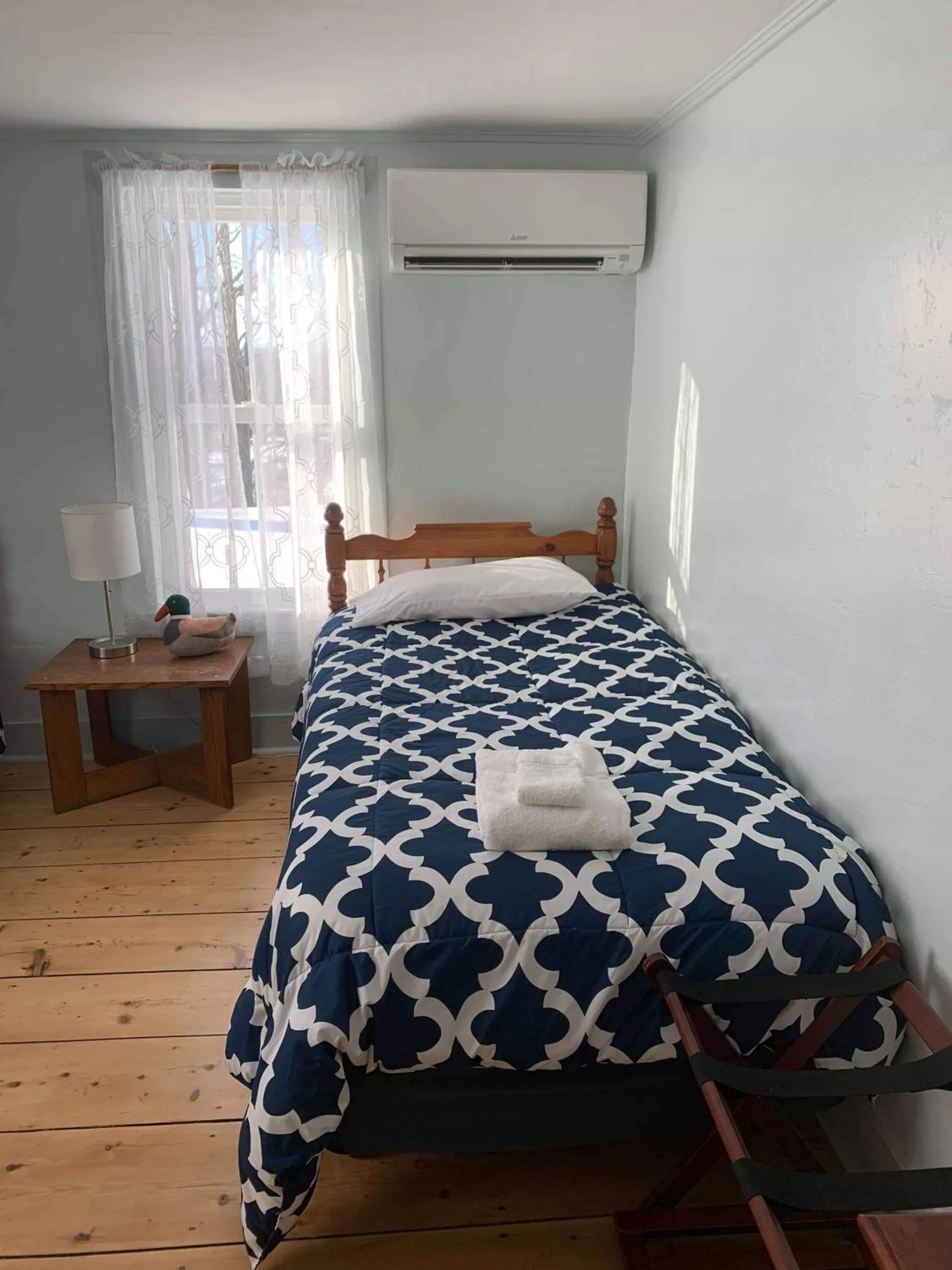 Photo of the whole room, Bed in Brook Road Inn