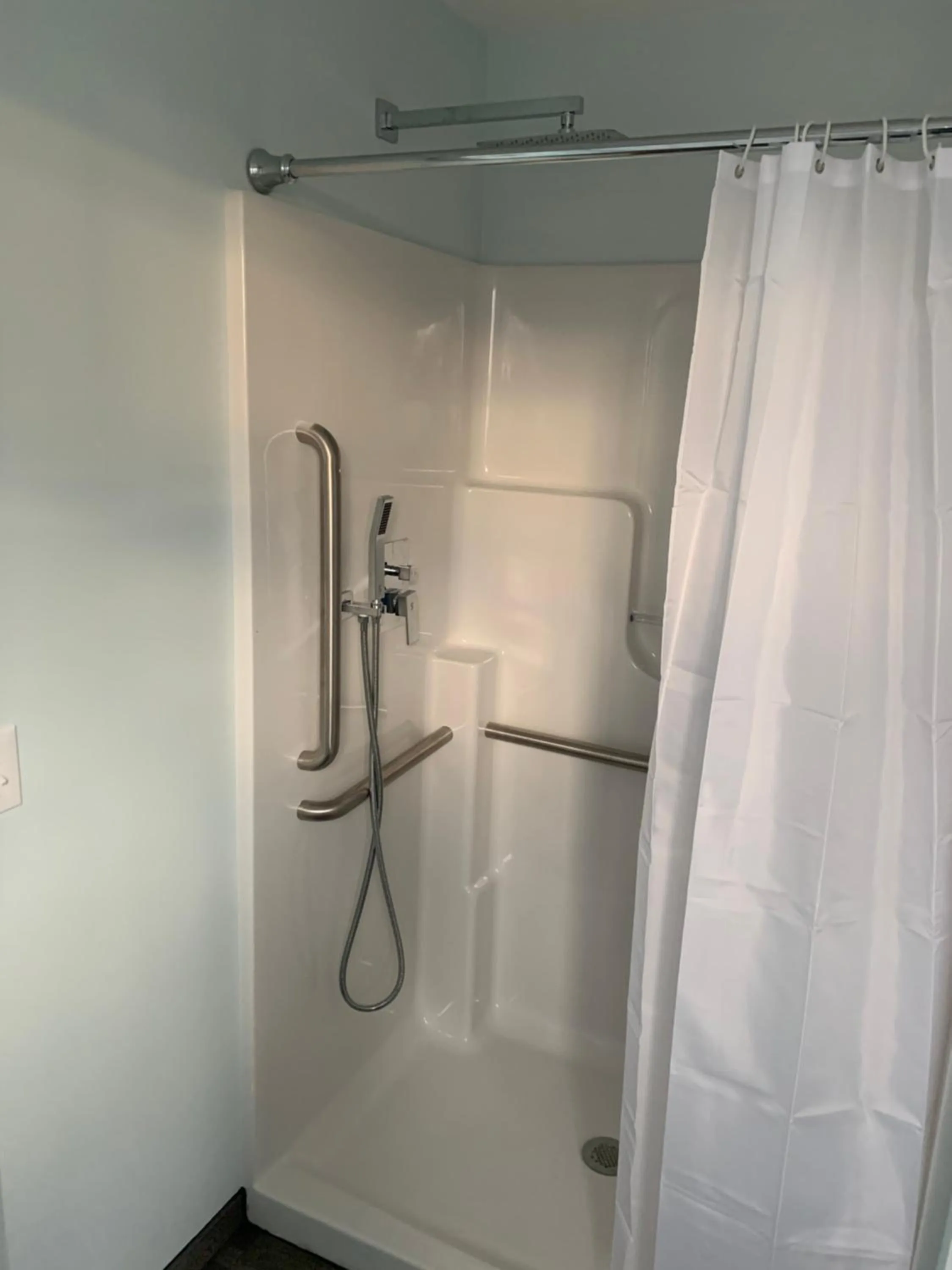 Bathroom in Brook Road Inn