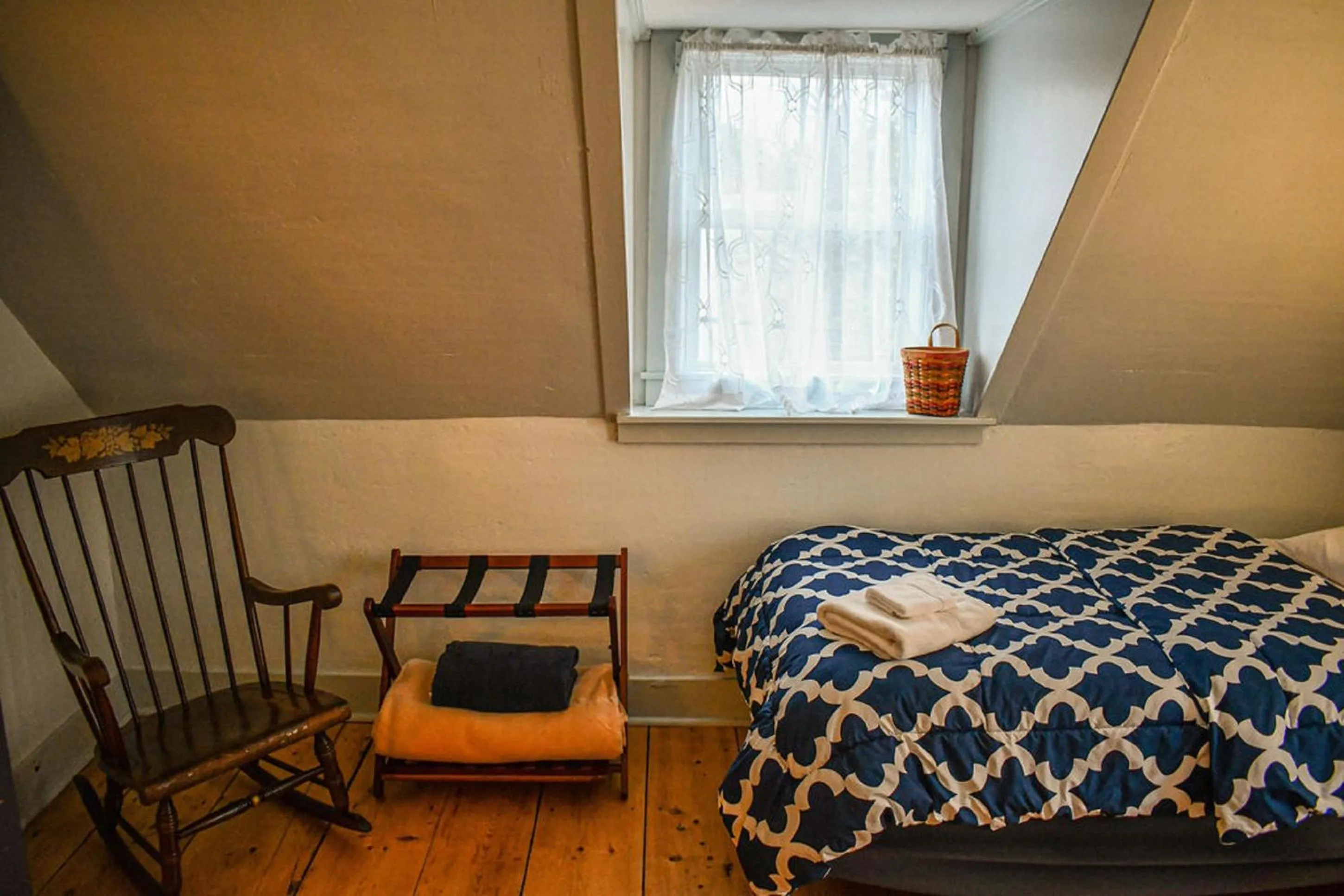 Bedroom, Bed in Brook Road Inn