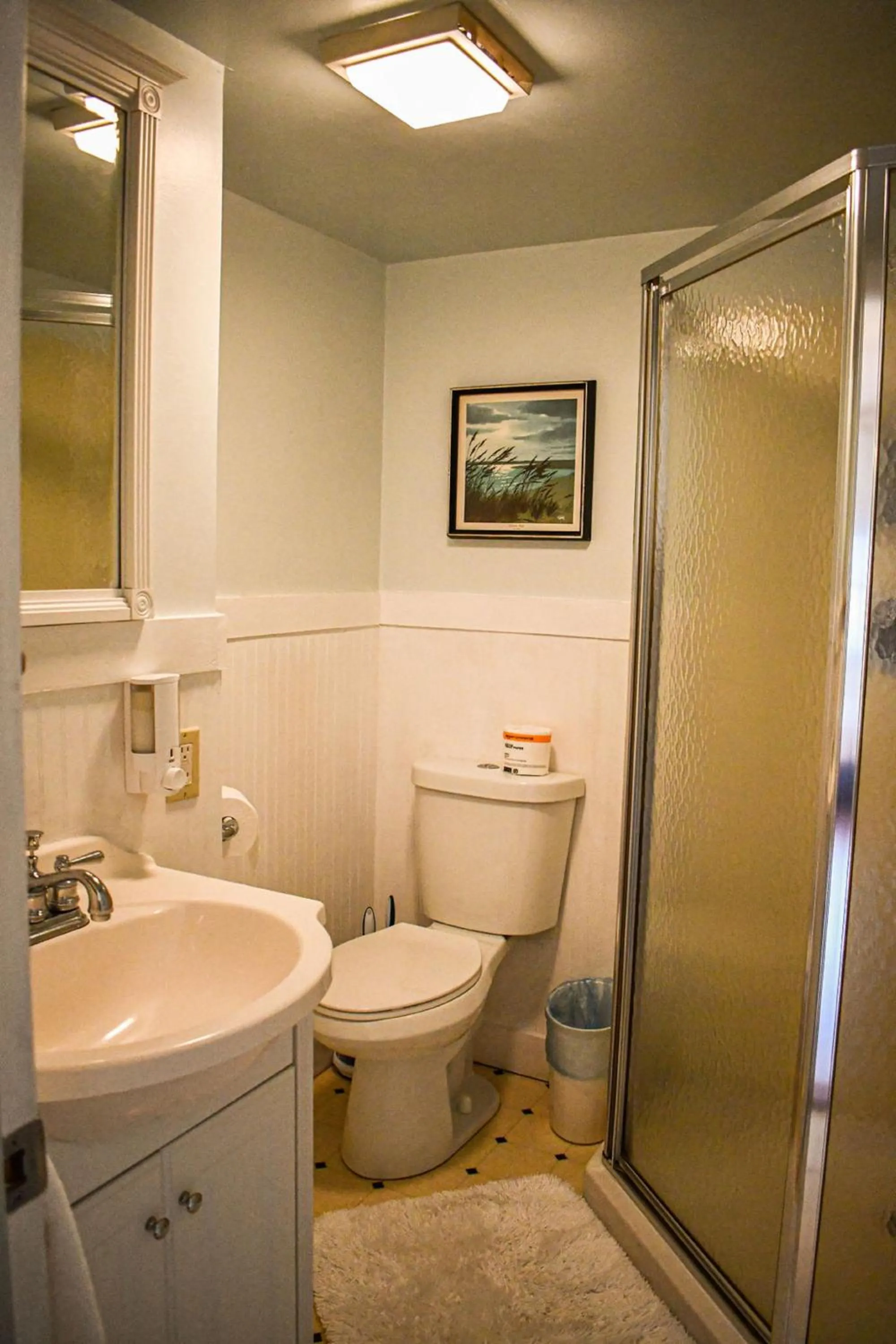 Bathroom in Brook Road Inn