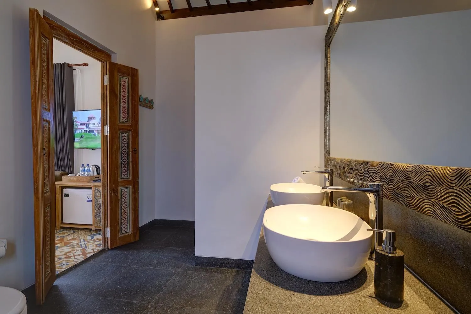 Bathroom in Wide Sands Beach Retreat