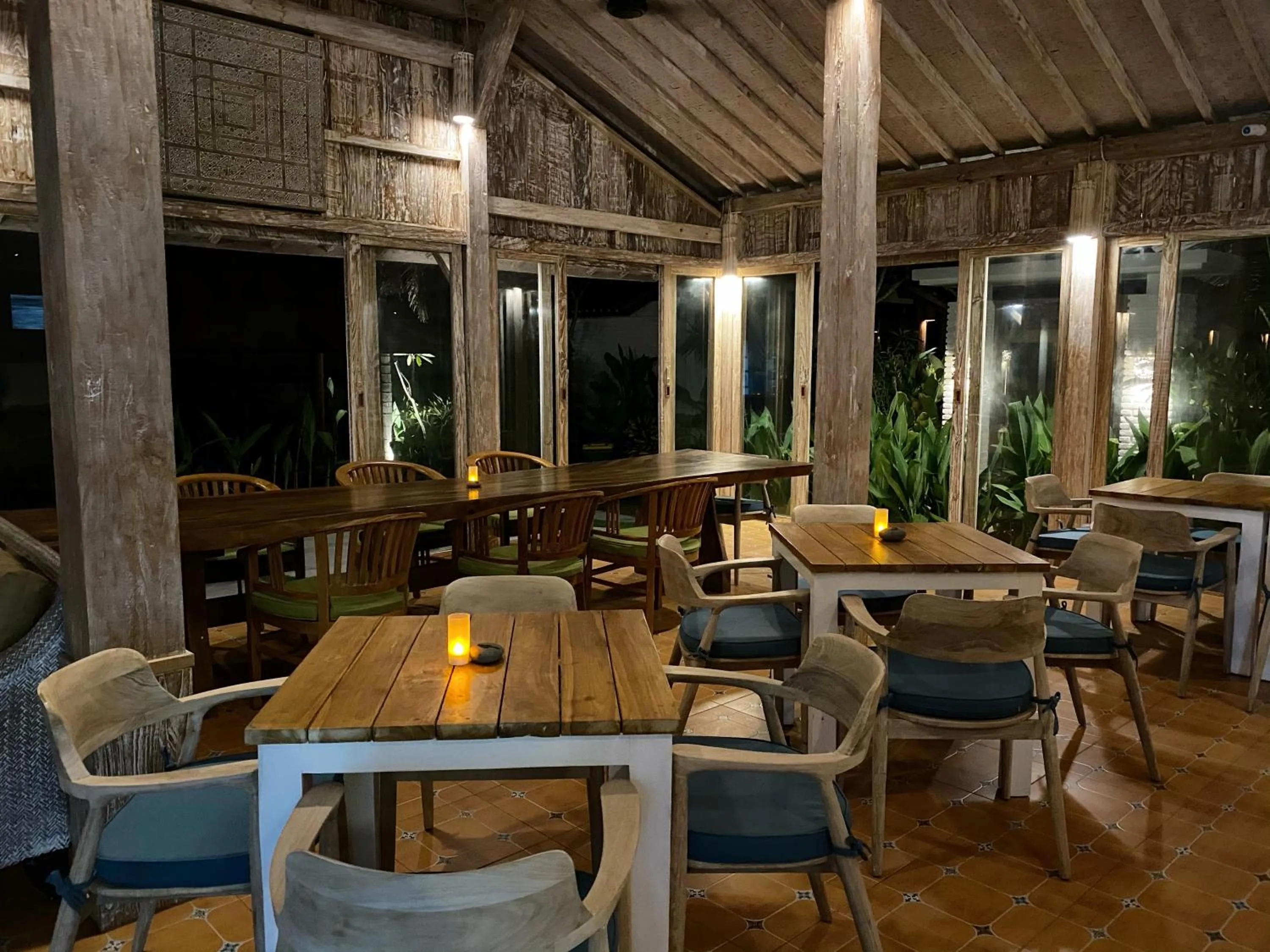 Restaurant/places to eat in Wide Sands Beach Retreat