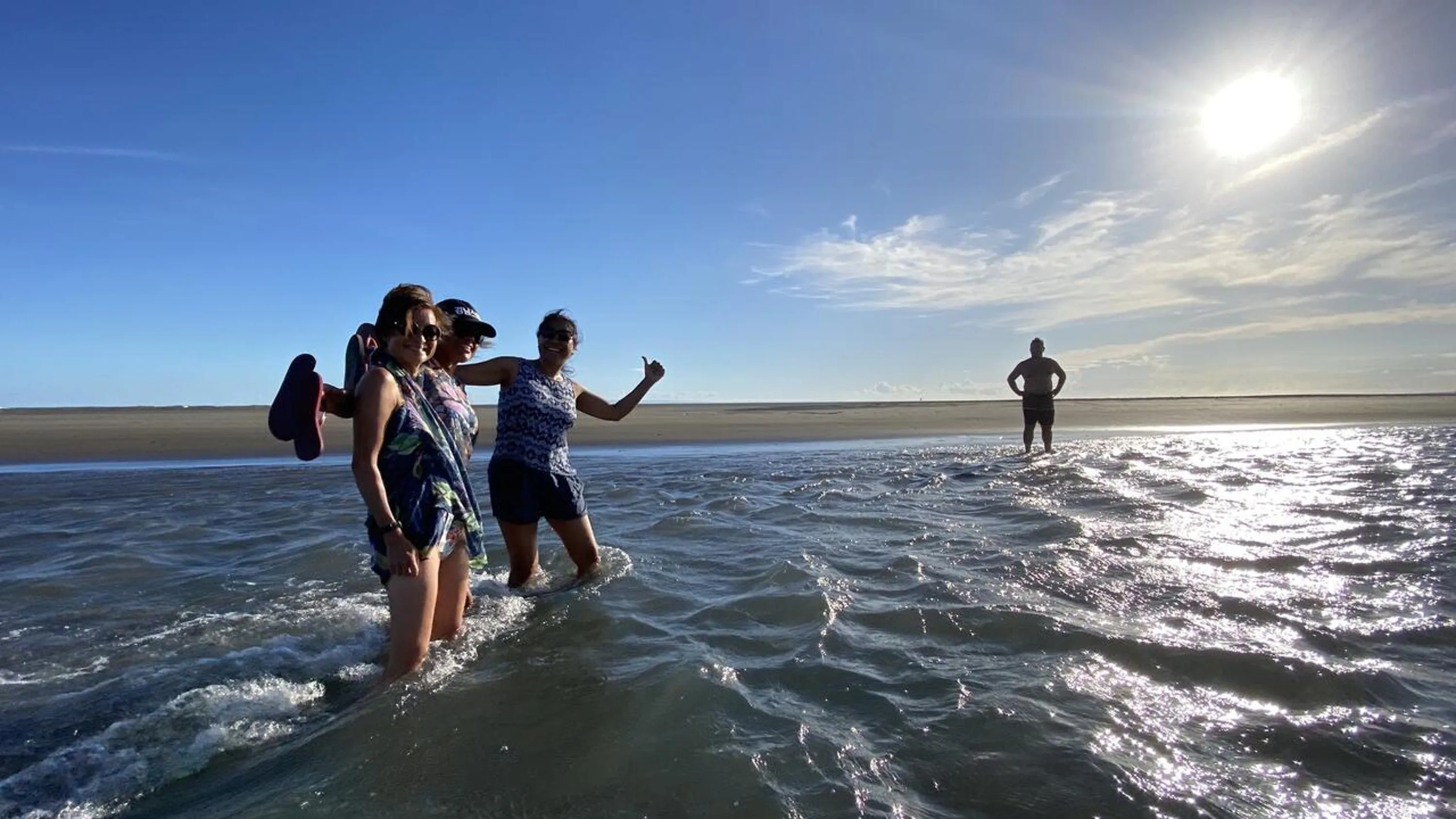 People in Wide Sands Beach Retreat