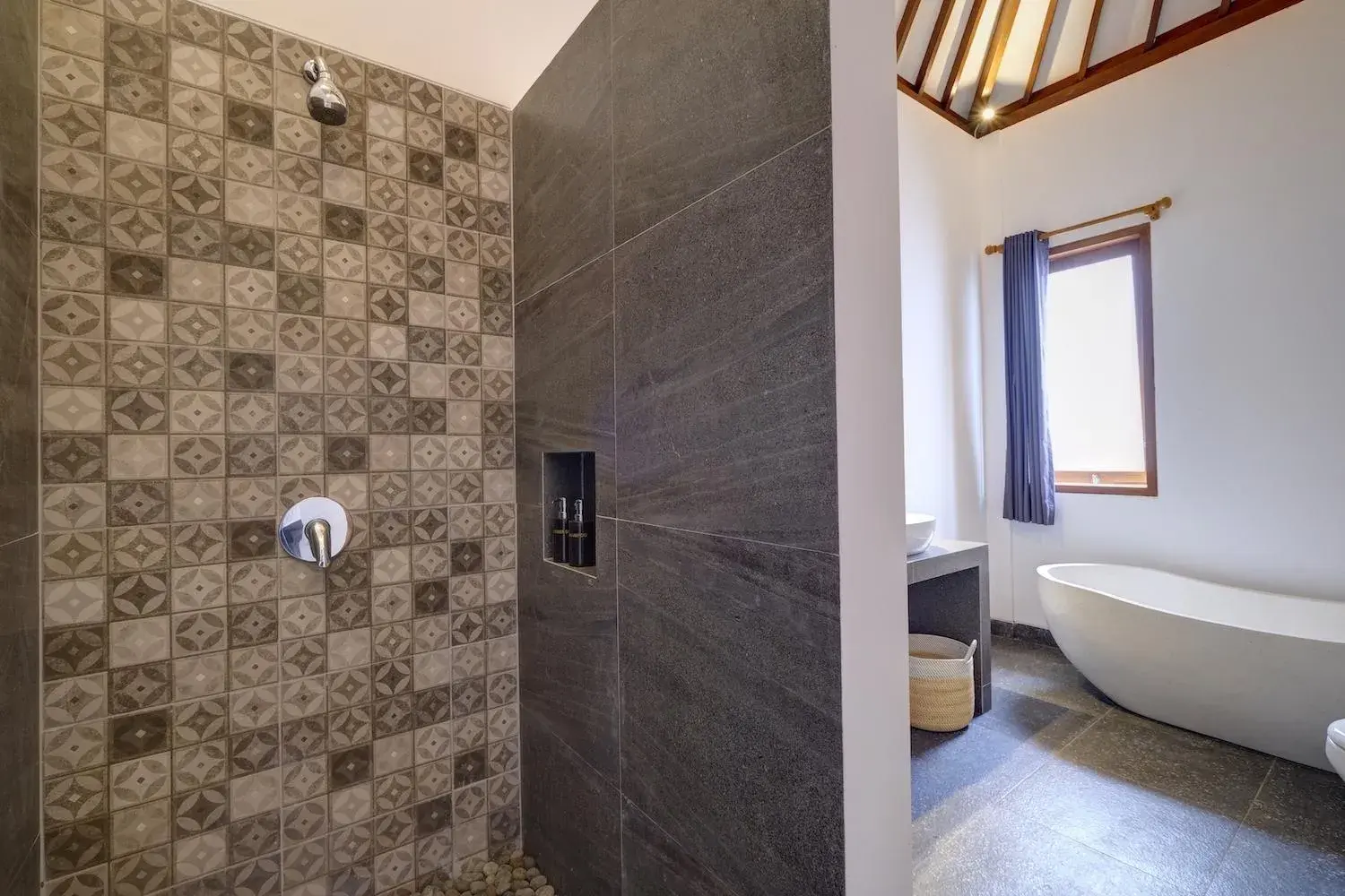 Bathroom in Wide Sands Beach Retreat Bathroom in Wide Sands Beach Retreat