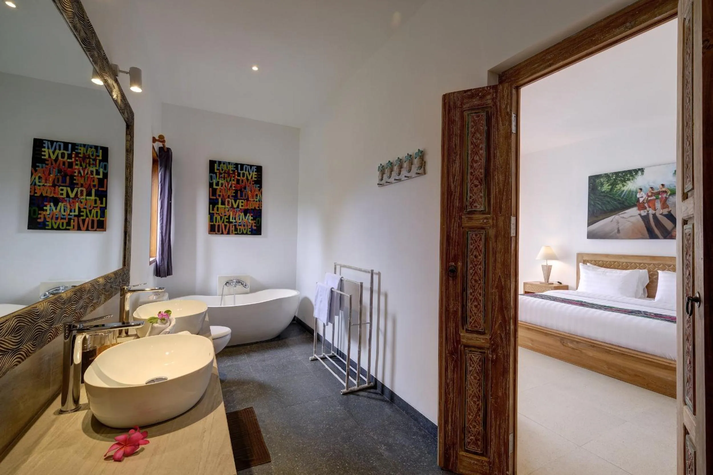Bathroom, Bed in Wide Sands Beach Retreat