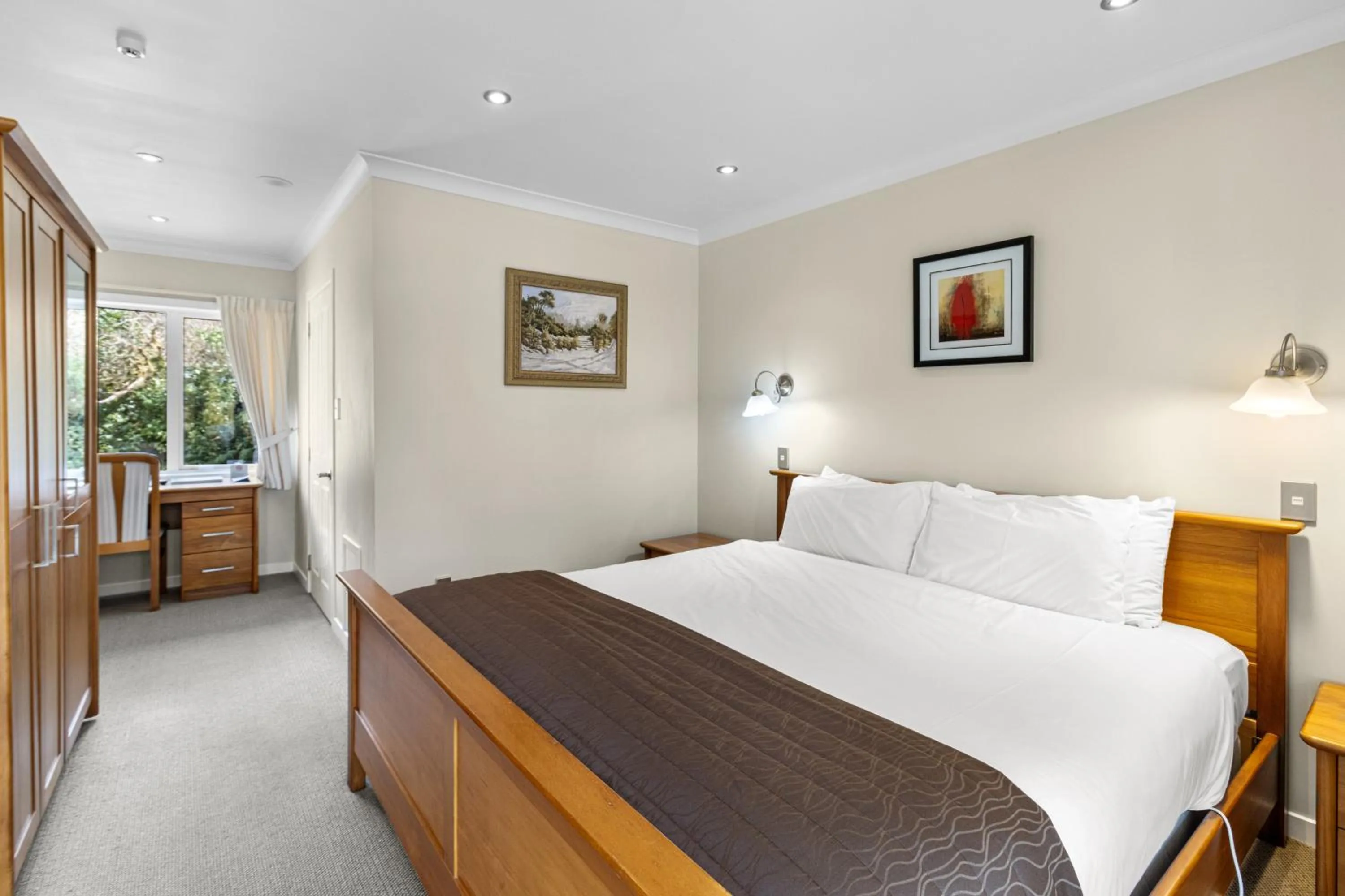 Bed in Mountain House, Stratford, Ngati Ruanui