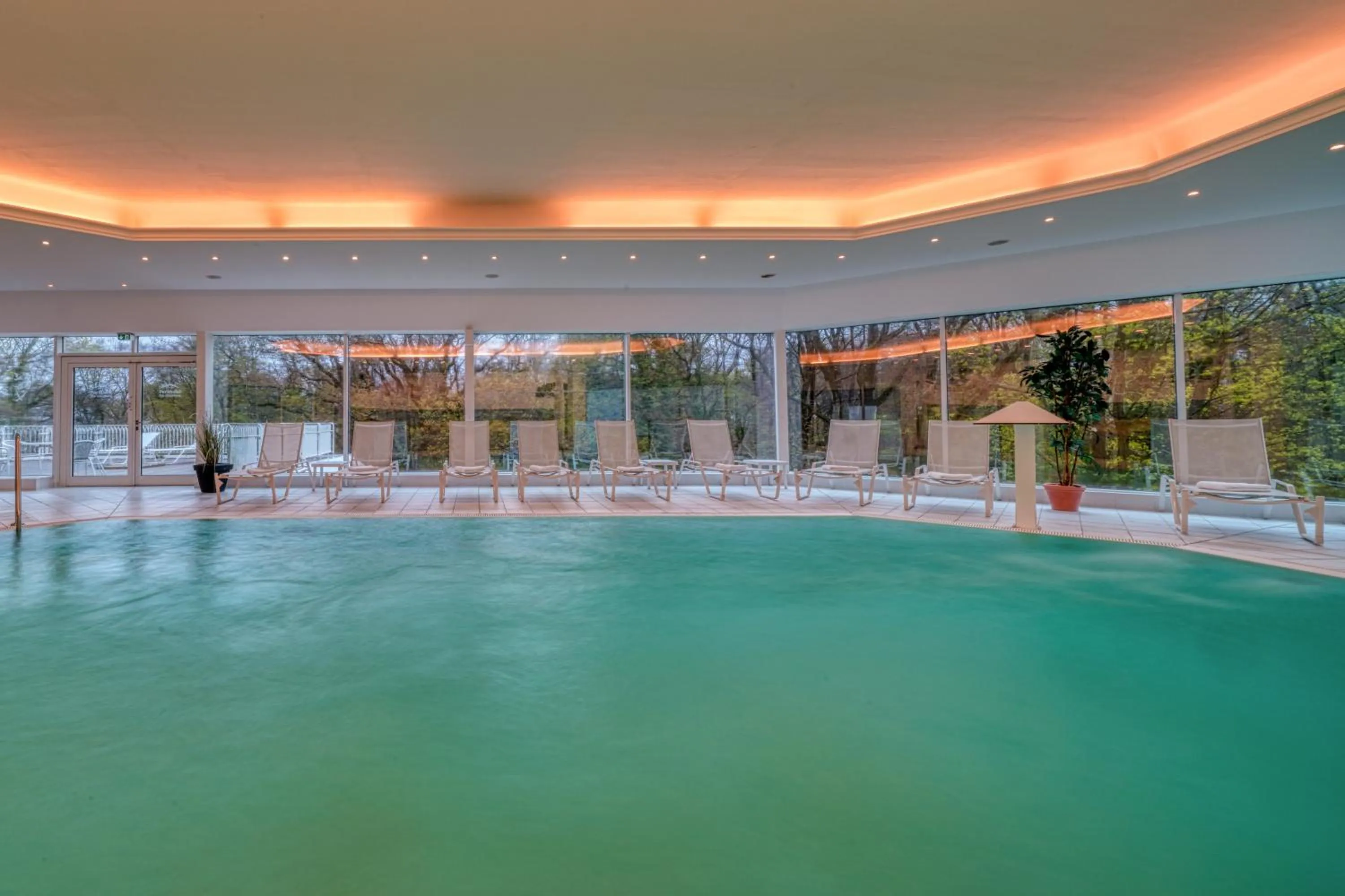 Swimming pool in Parkhotel Am Glienberg by Fairway Hotels