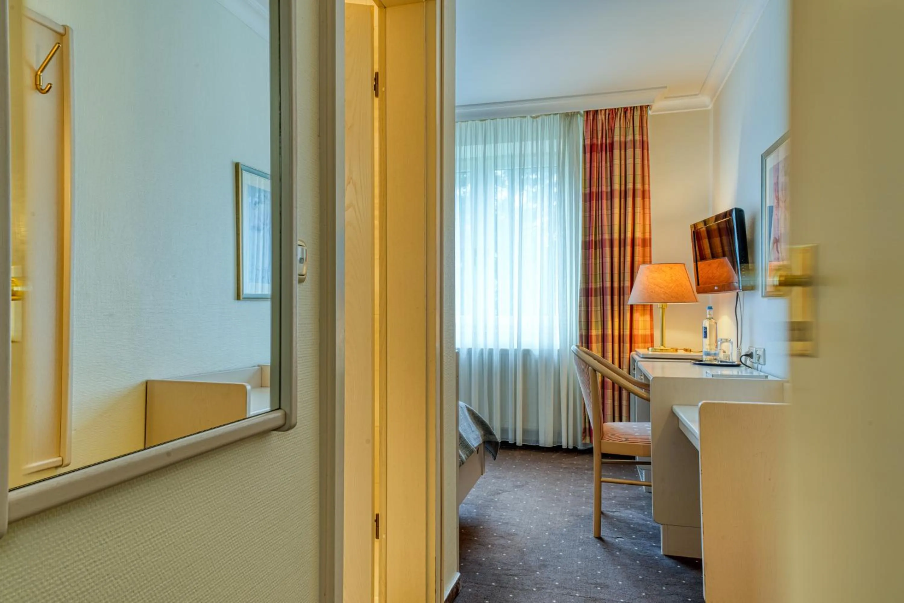 Photo of the whole room, Bed in Parkhotel Am Glienberg by NP