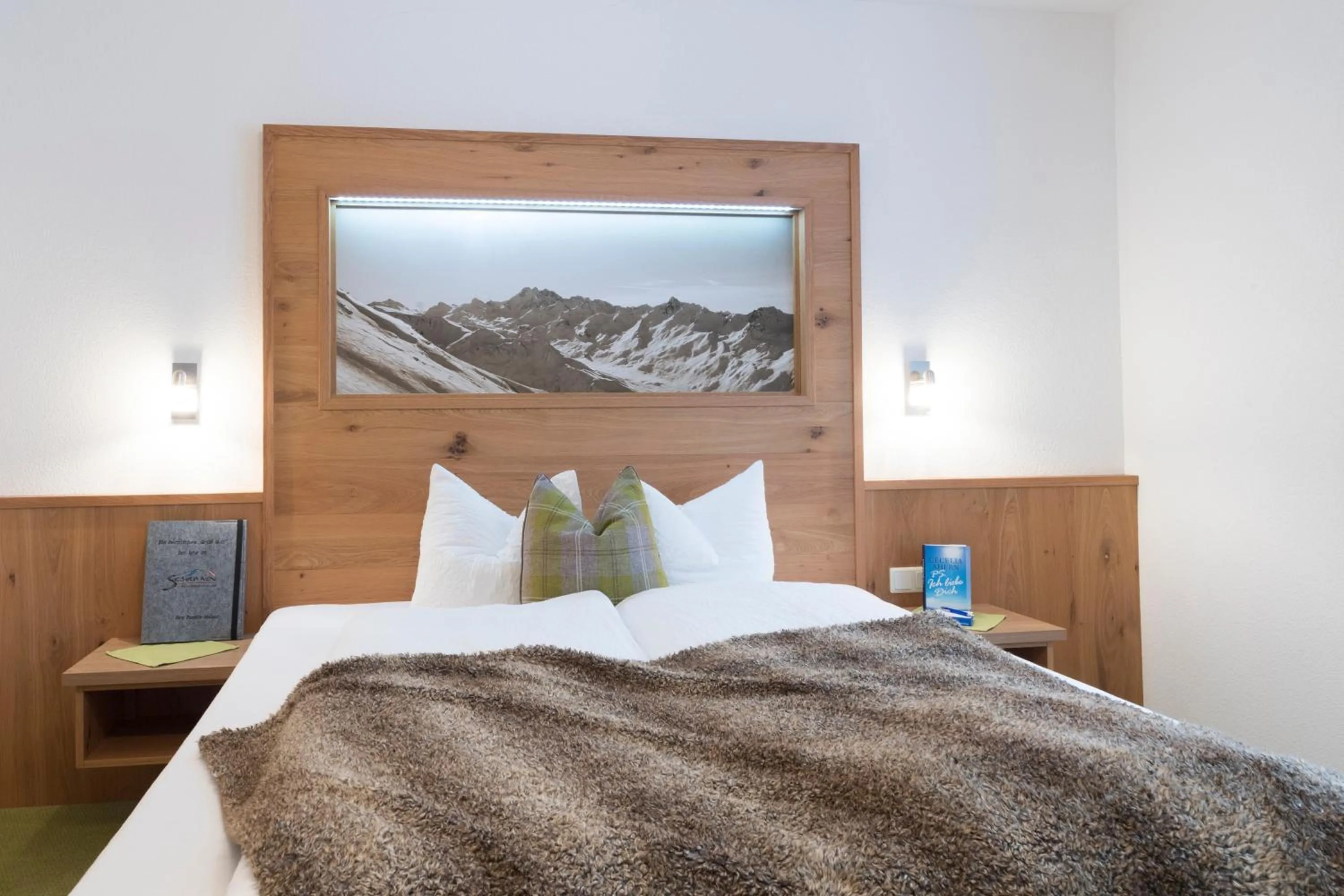 Bed in Apart Garni Sesvenna