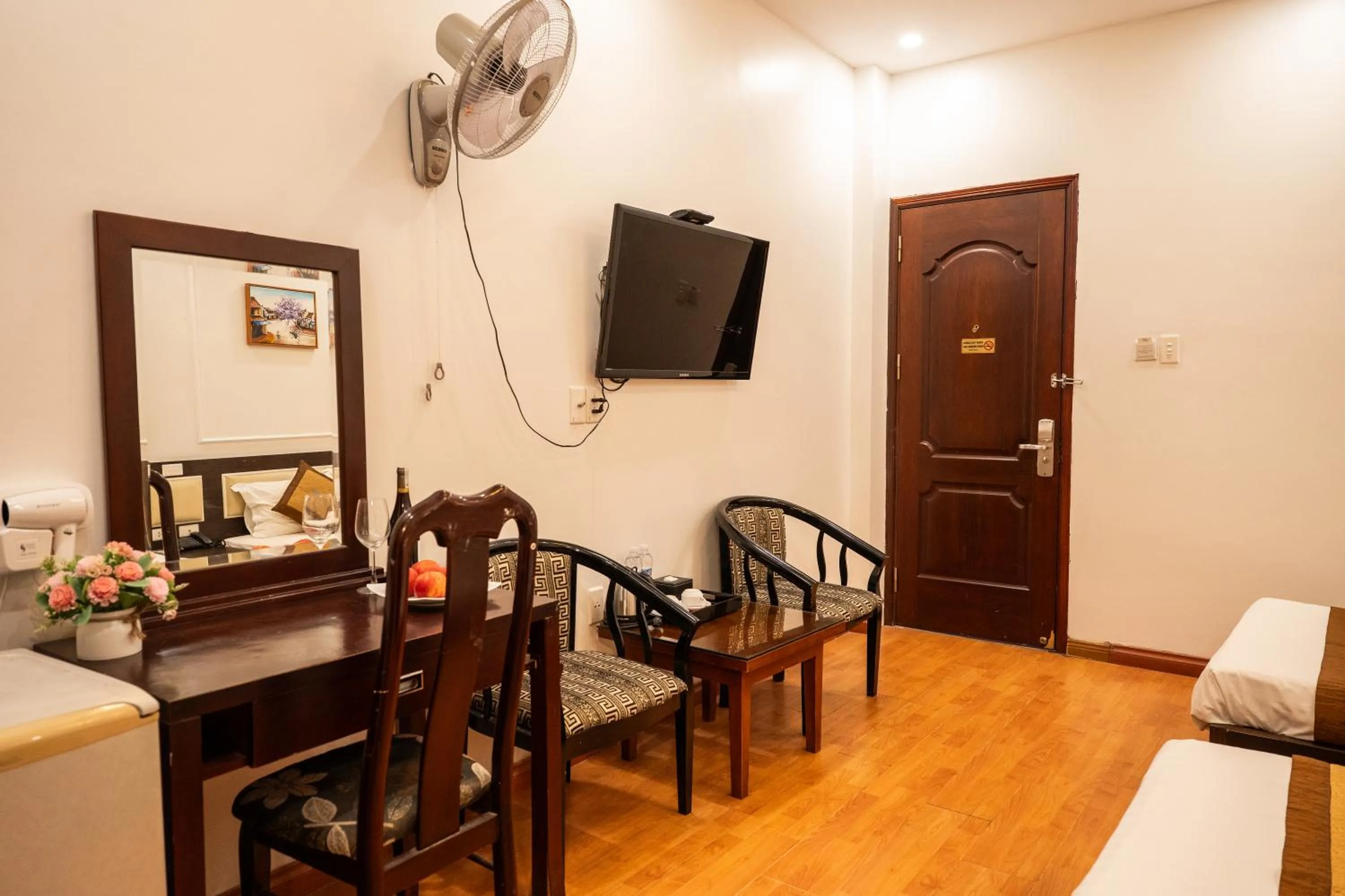 TV and multimedia in Chariot Hotel