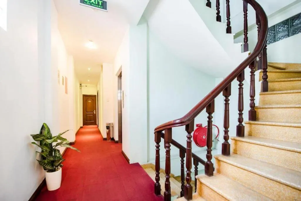 elevator in Chariot Hotel