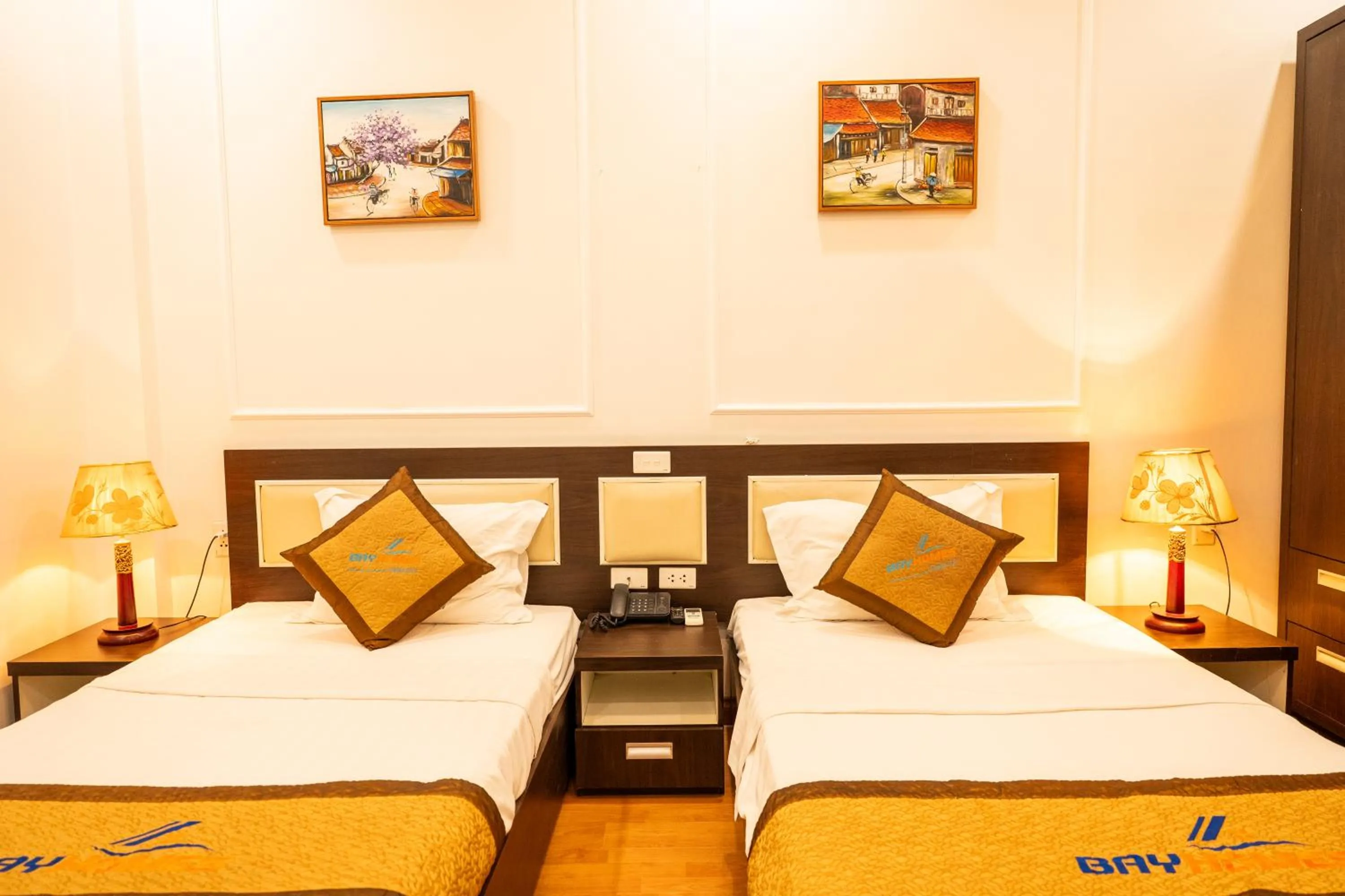 Bed in Chariot Hotel