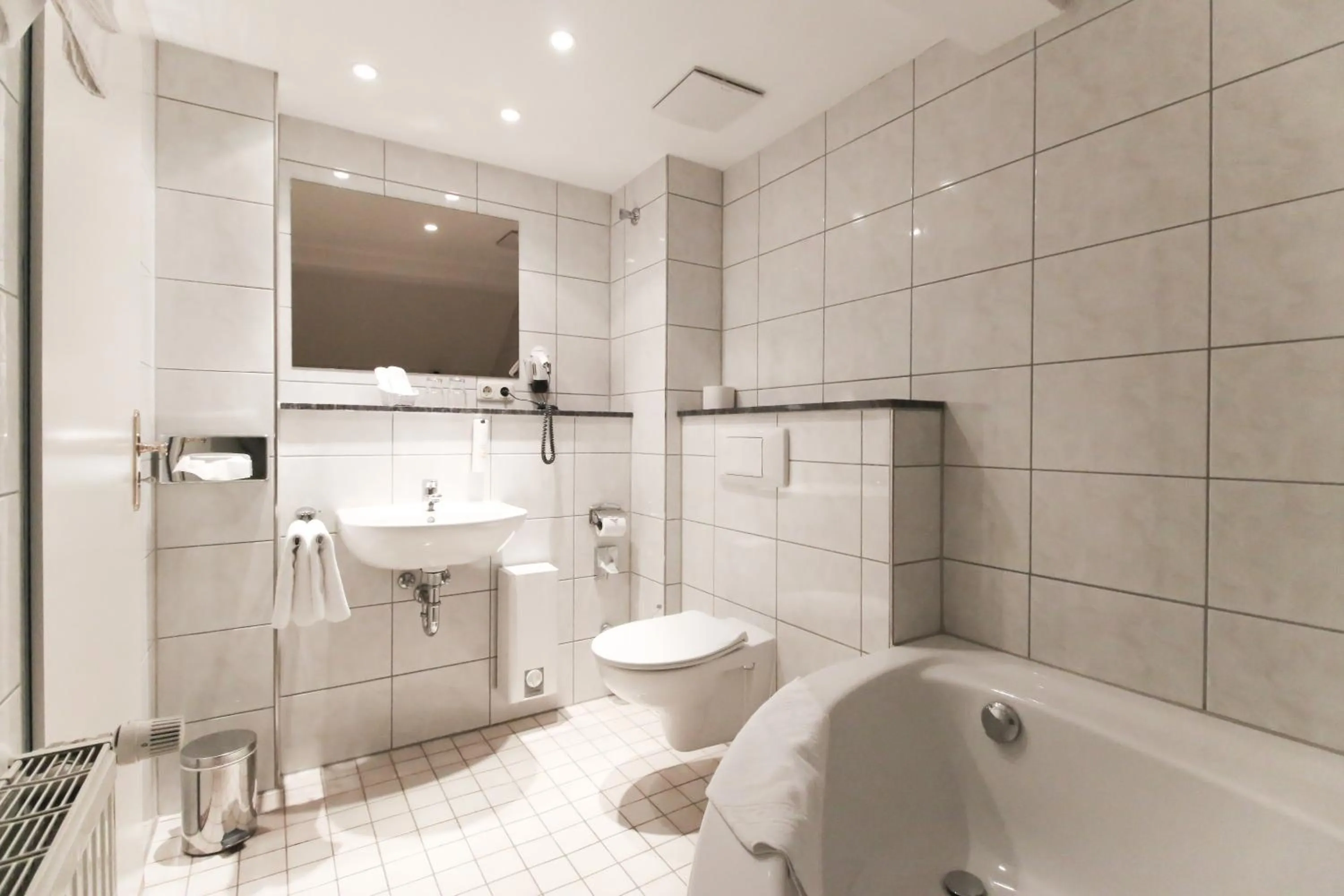 Bathroom in Hotel Erbgericht Buntes Haus