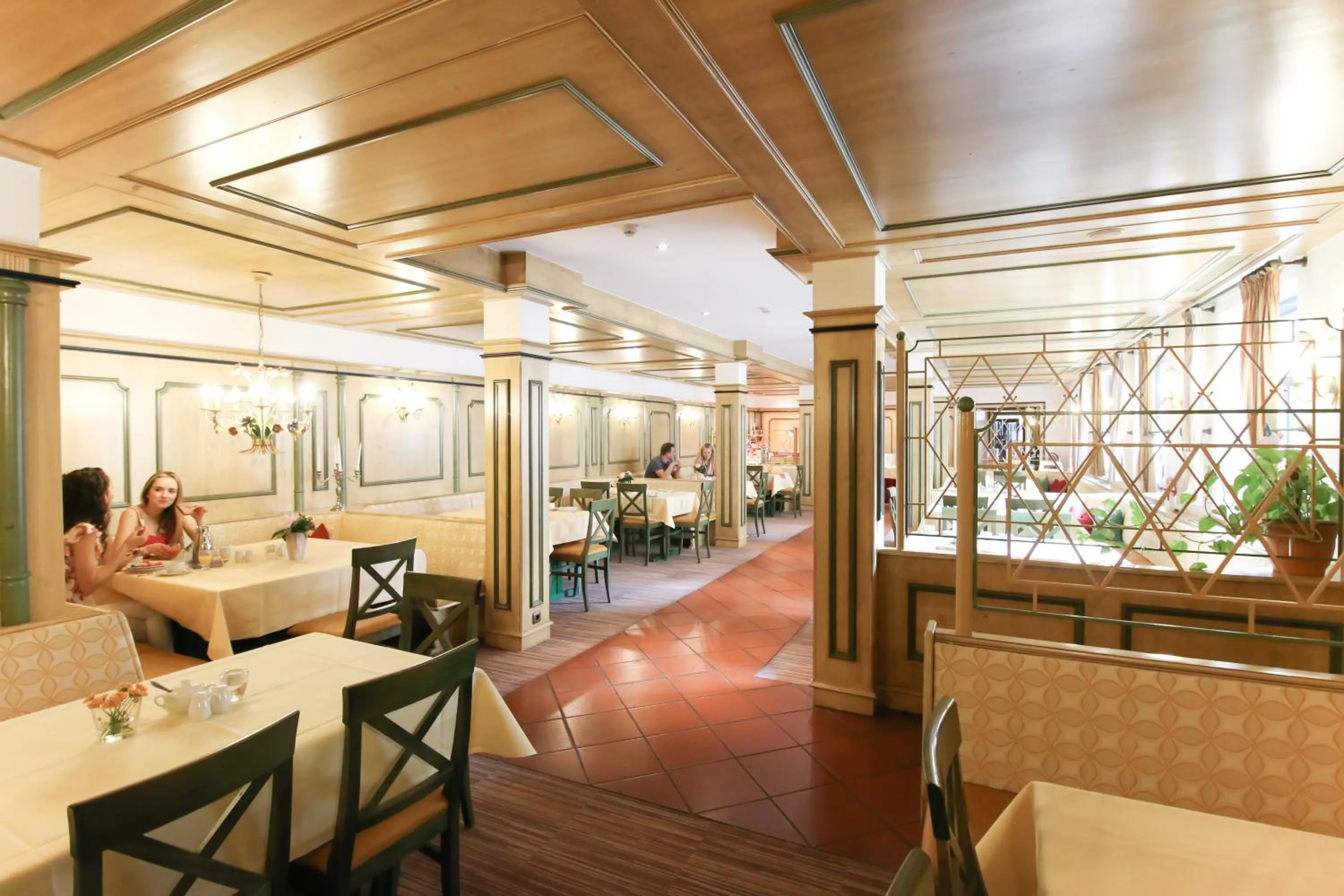 Breakfast in Hotel Erbgericht Buntes Haus