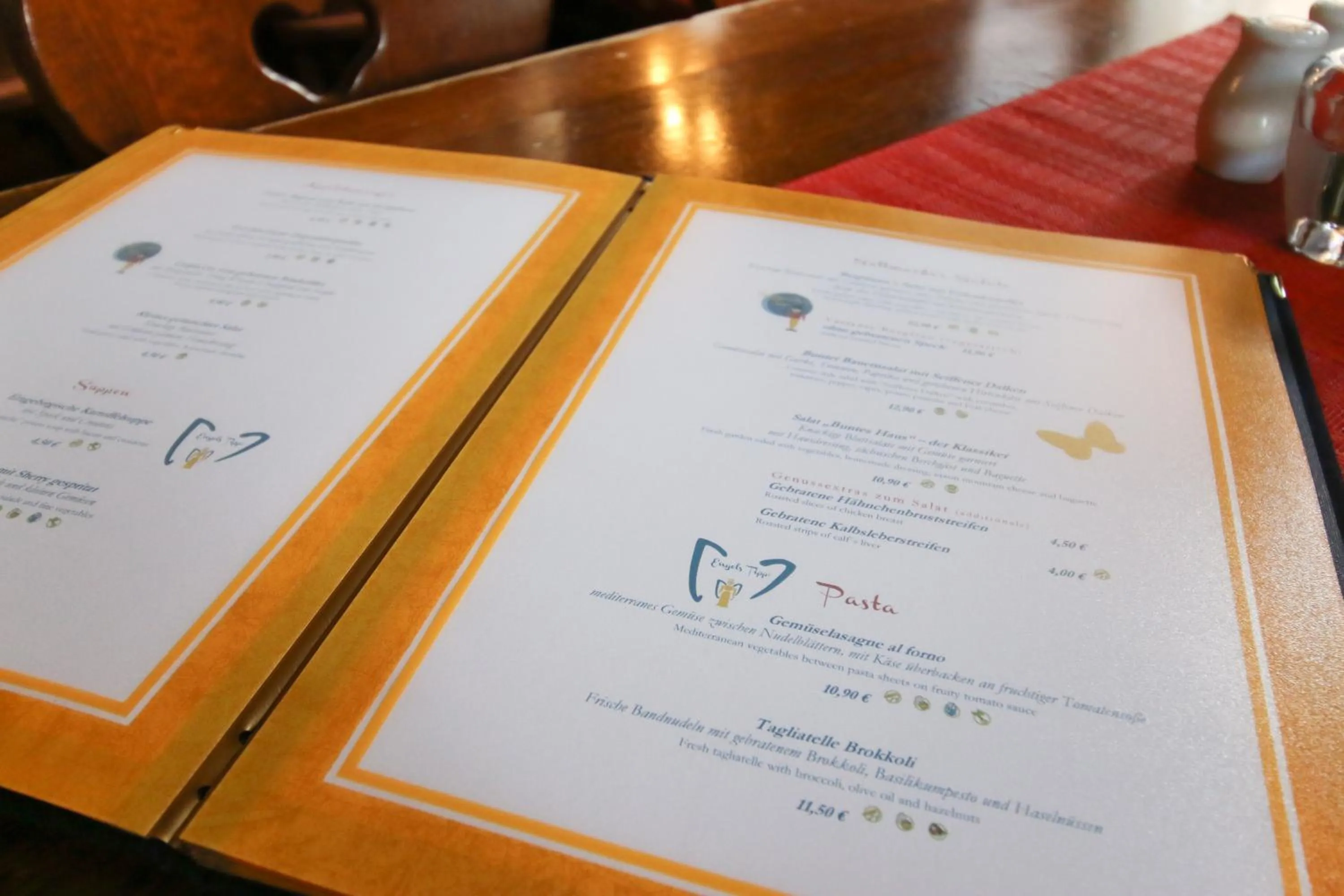 Restaurant/places to eat in Hotel Erbgericht Buntes Haus