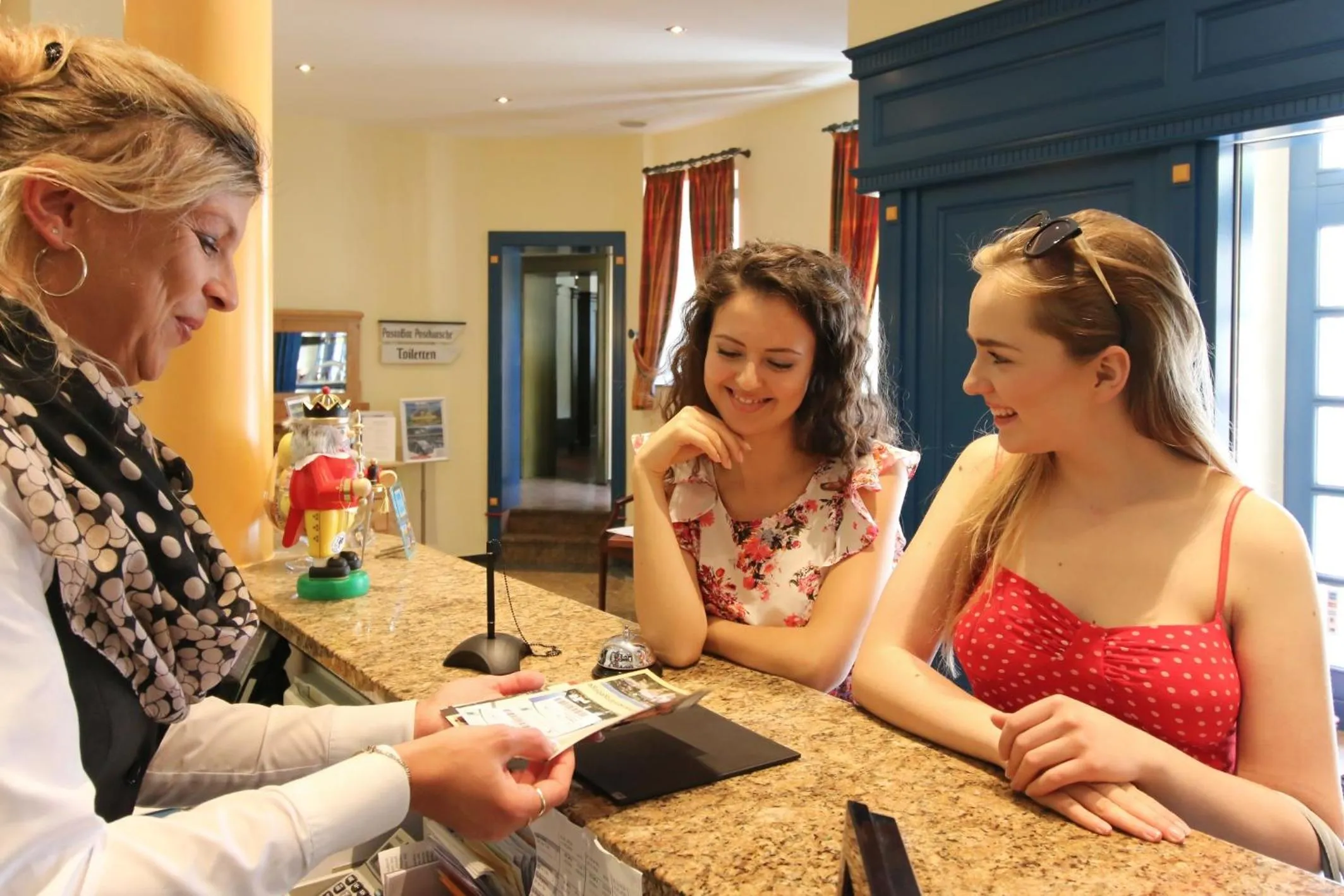 Lobby or reception in Hotel Erbgericht Buntes Haus