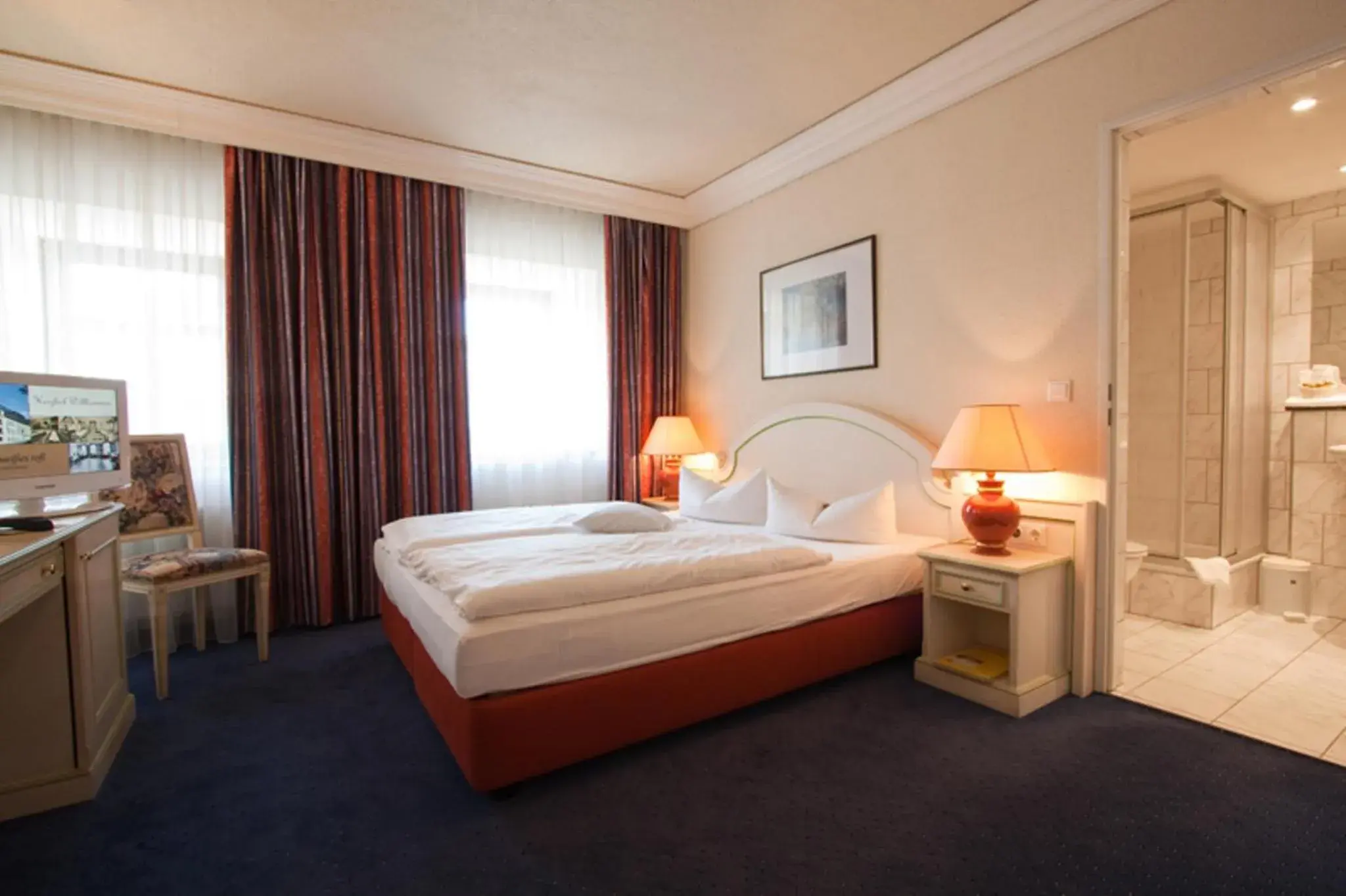 Double Room with Street View in Hotel Weißes Roß Double Room with Street View in Hotel Weißes Roß