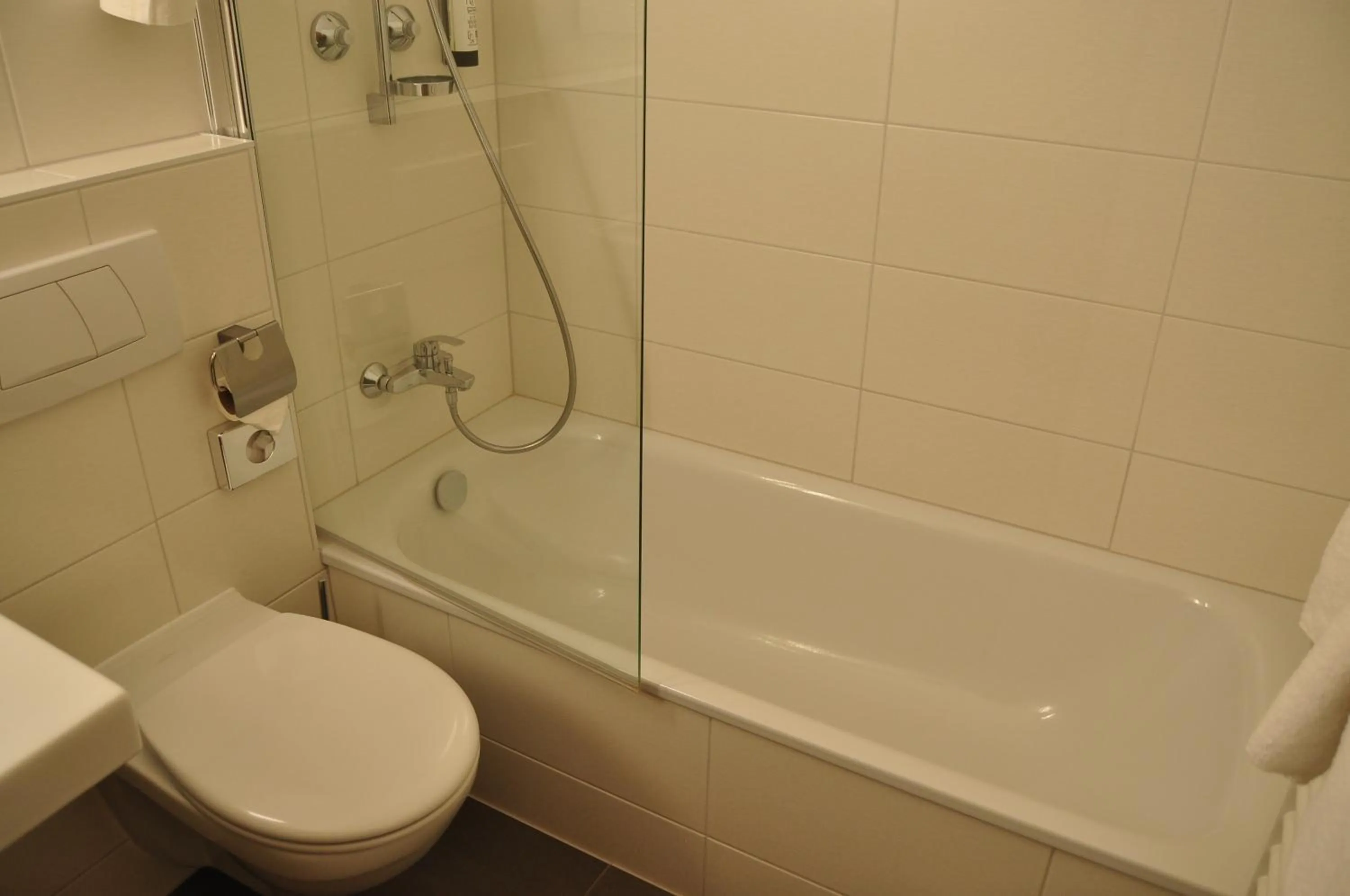 Toilet in Parkhotel Bad Homburg