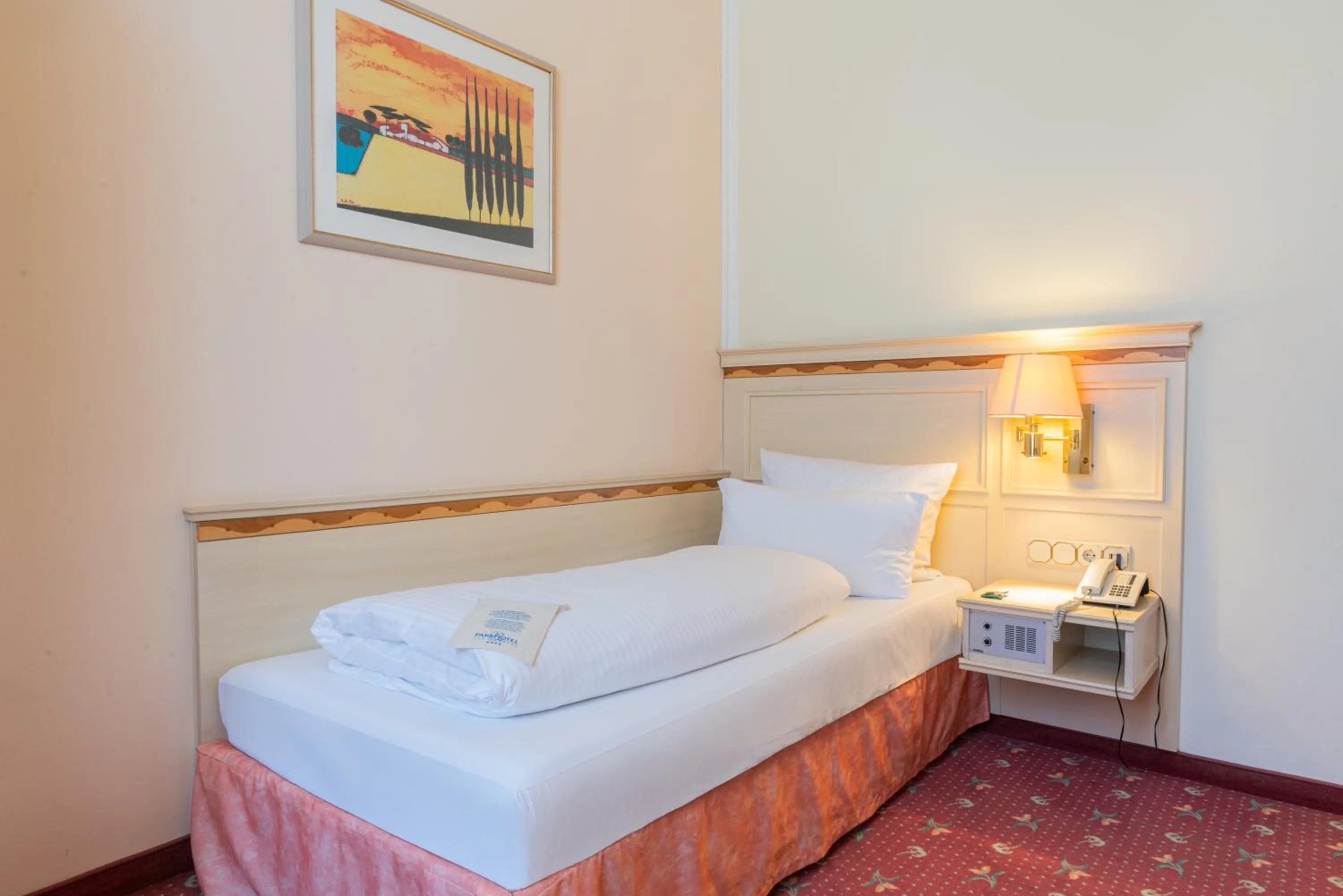 Bed in Parkhotel Bad Homburg