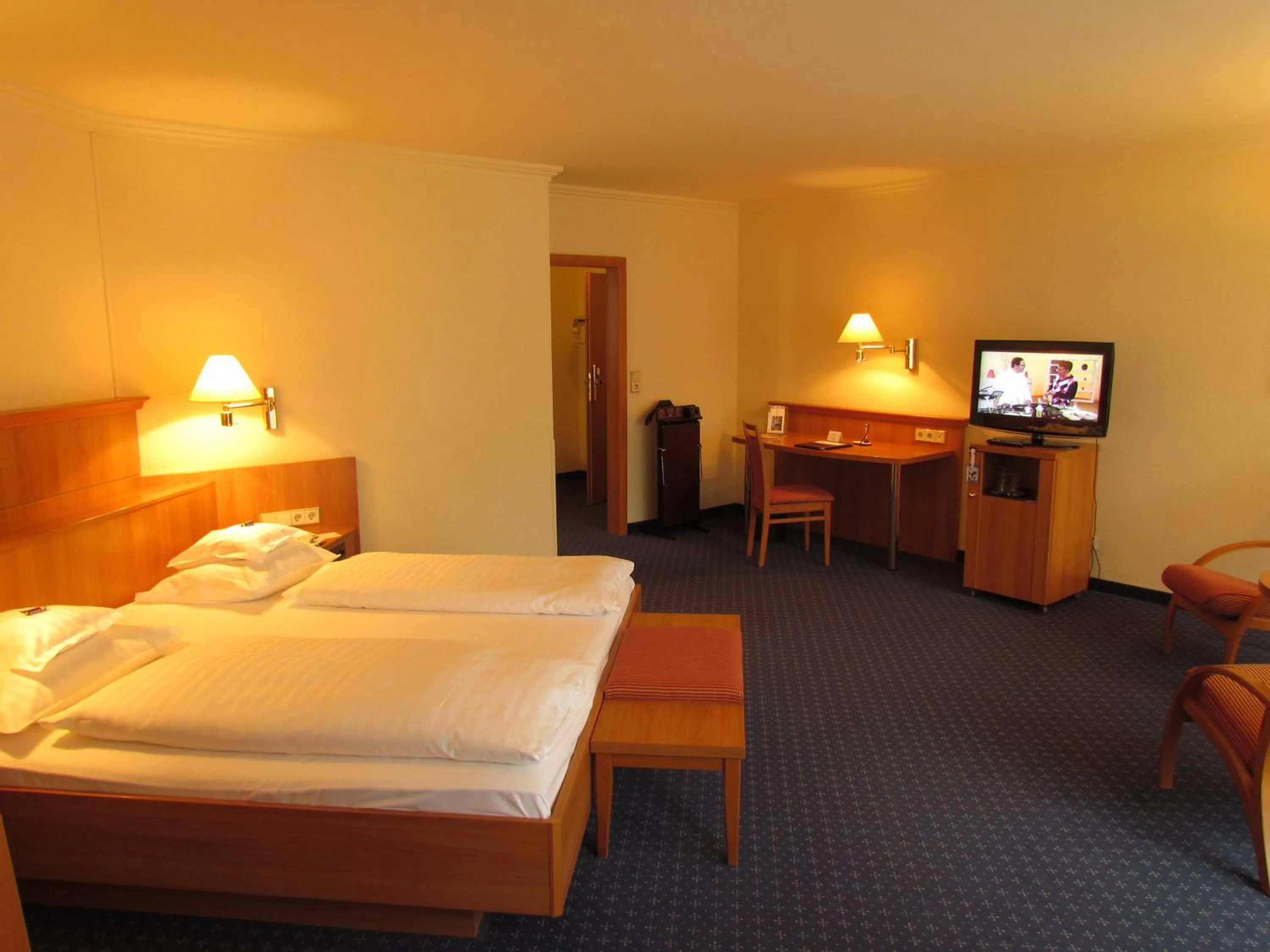 Photo of the whole room, Bed in Parkhotel Bad Homburg
