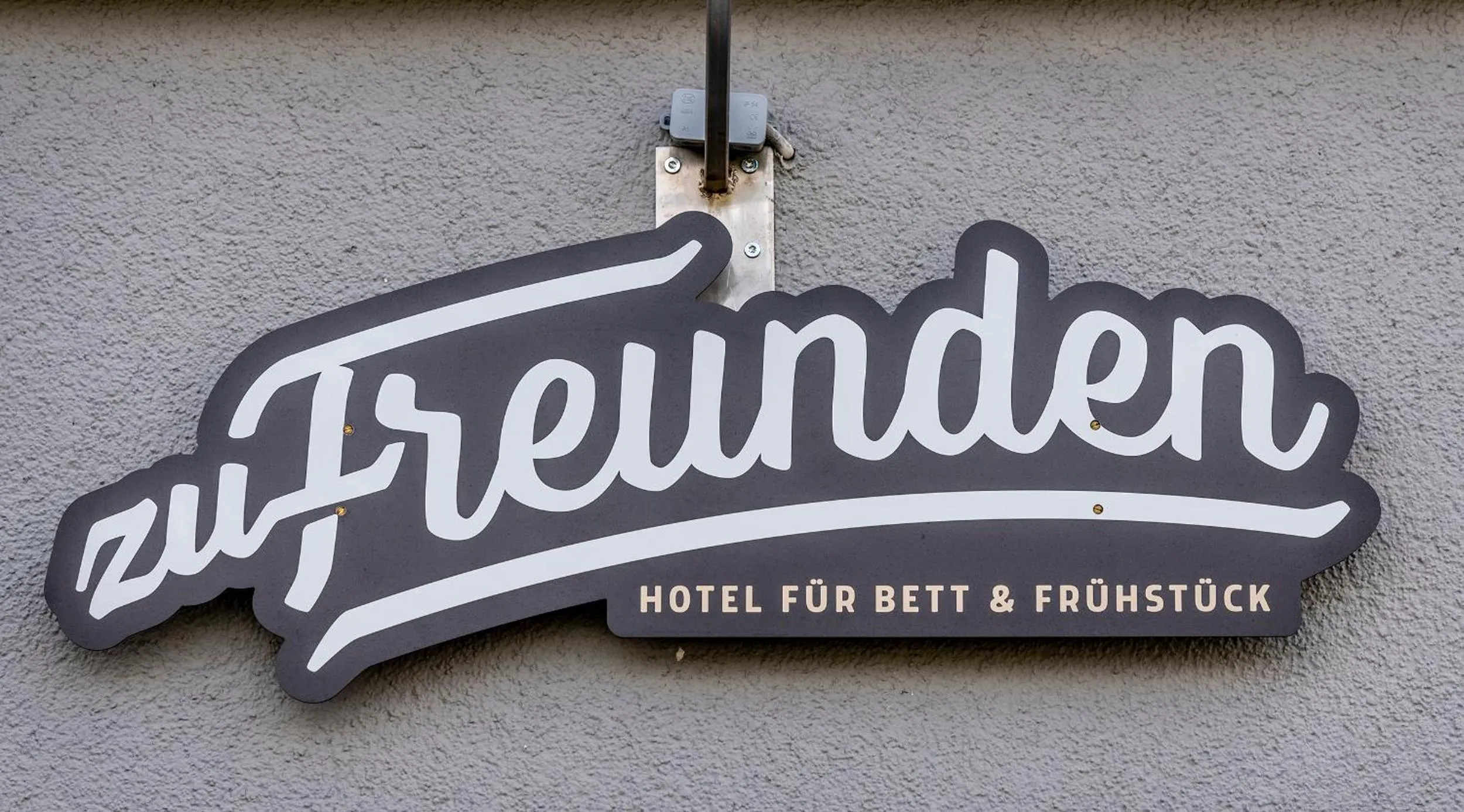 Property logo or sign in Hotel Zu Freunden