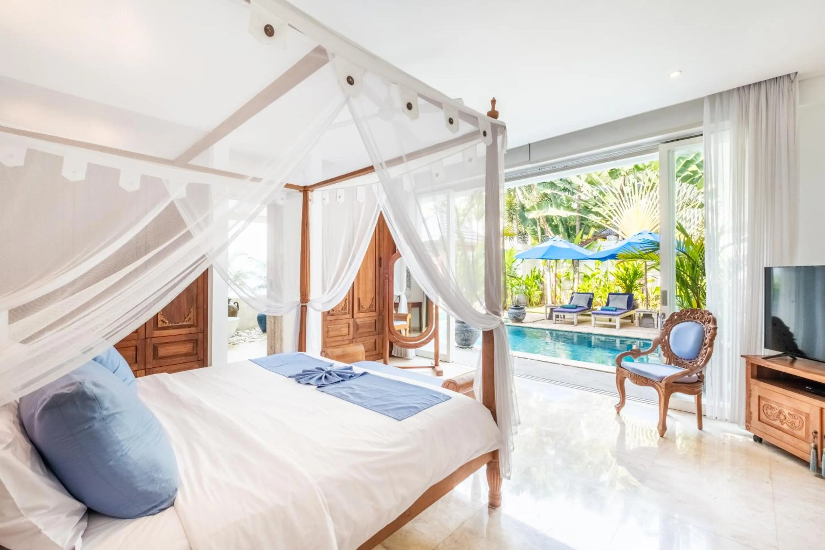 Bed in AQ-VA Hotel & Villas Seminyak