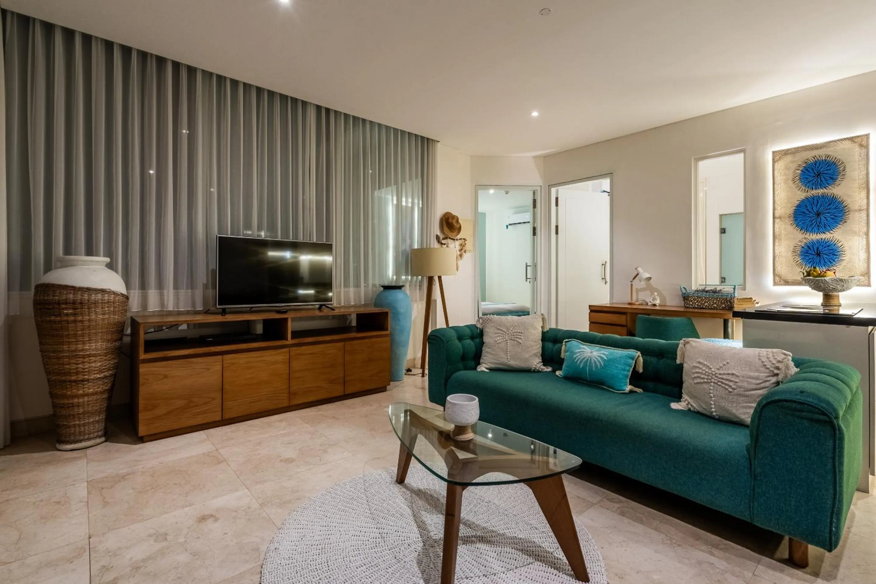 Communal lounge/ TV room in AQ-VA Hotel & Villas Seminyak