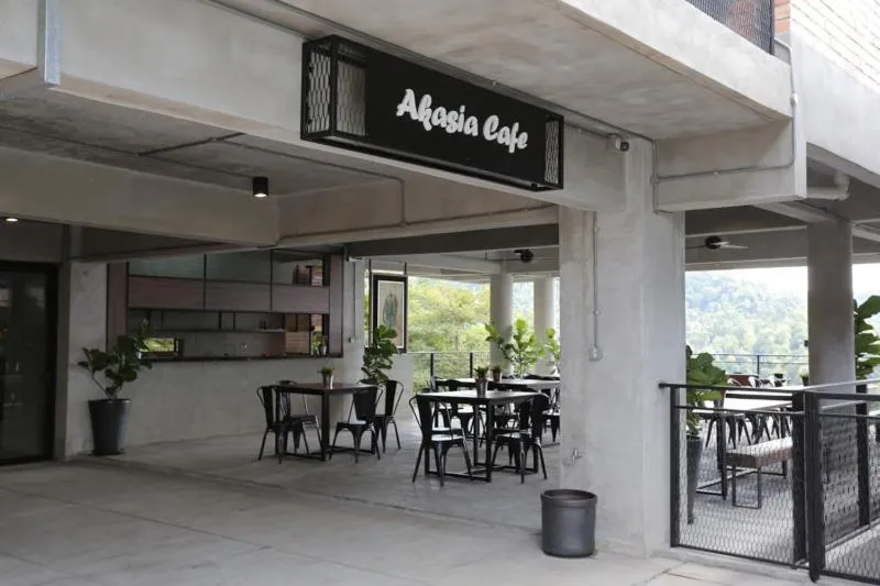 Restaurant/places to eat in Sembayu Villa