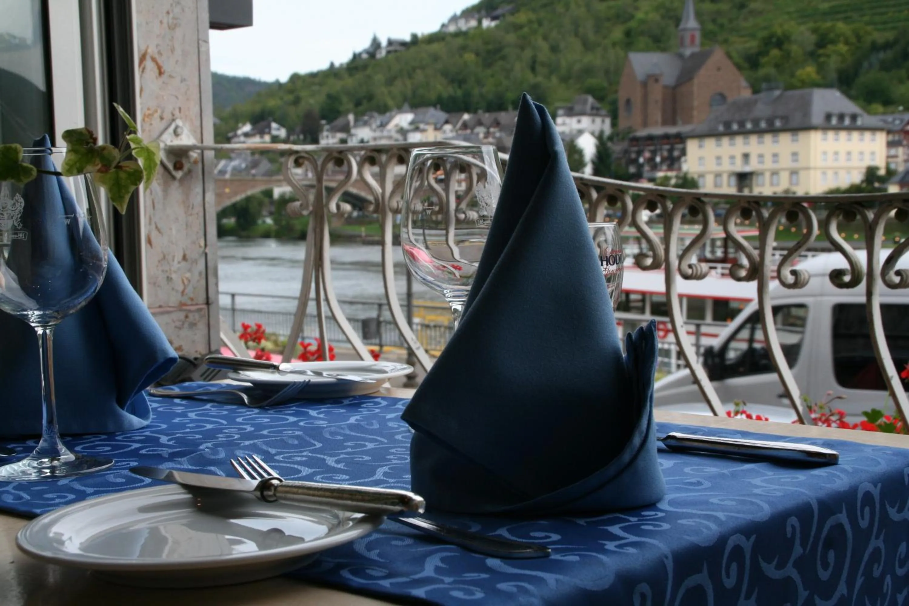 Restaurant/places to eat in Hotel Karl Noss