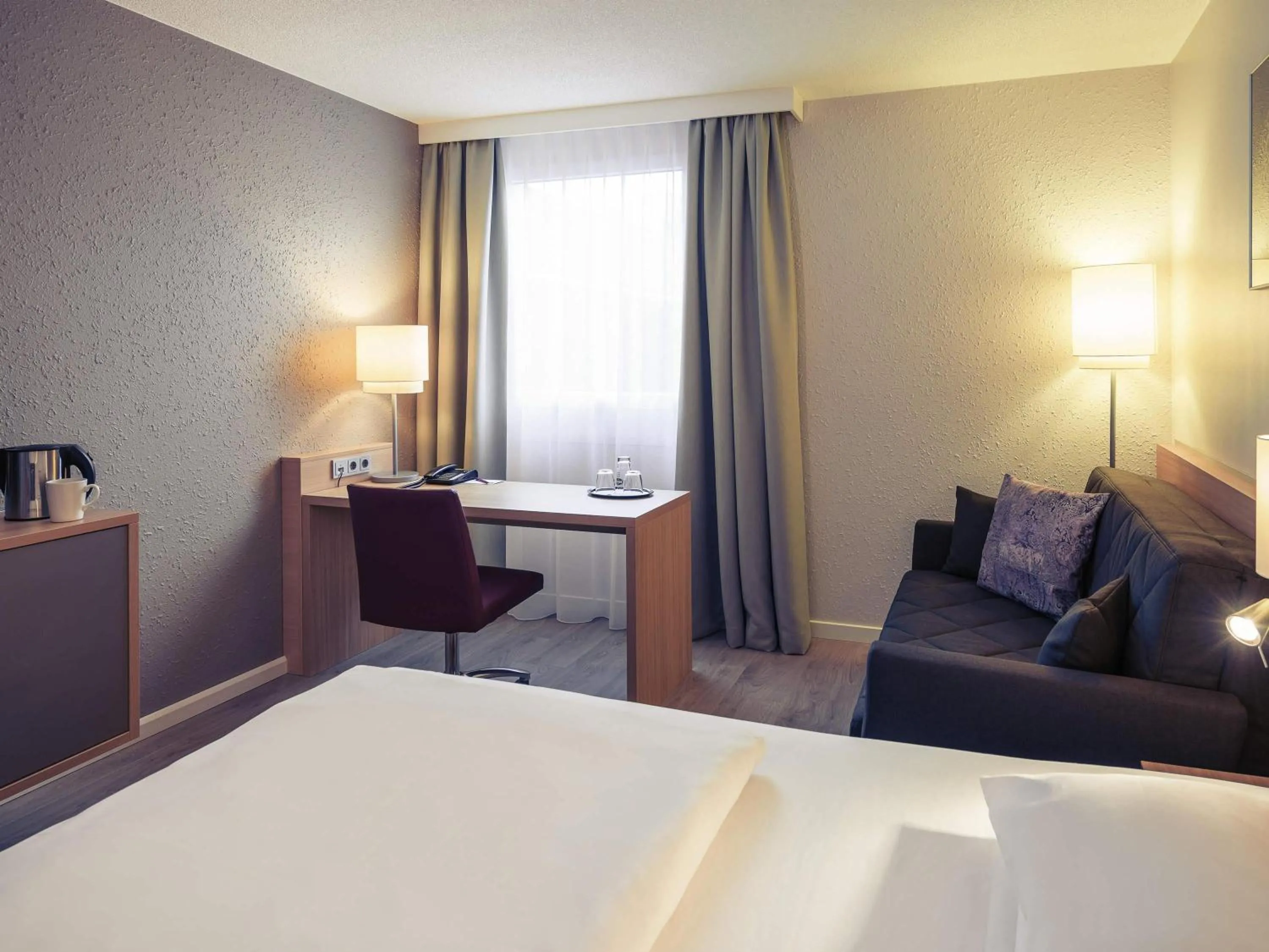 Bedroom, Bed in Fürther Hotel Mercure Nürnberg West