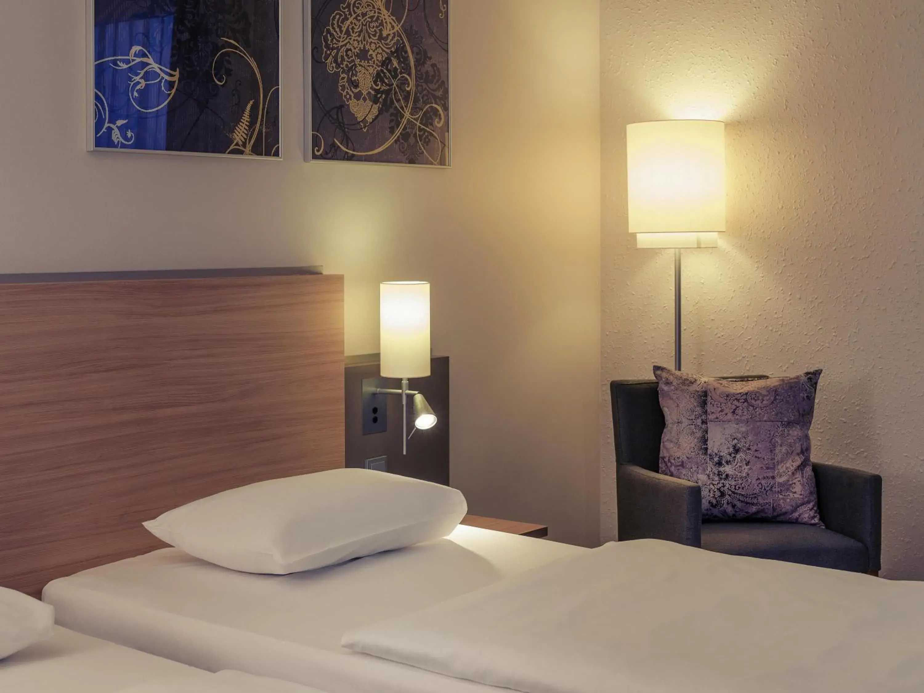 Bedroom, Bed in Fürther Hotel Mercure Nürnberg West Bedroom, Bed in Fürther Hotel Mercure Nürnberg West