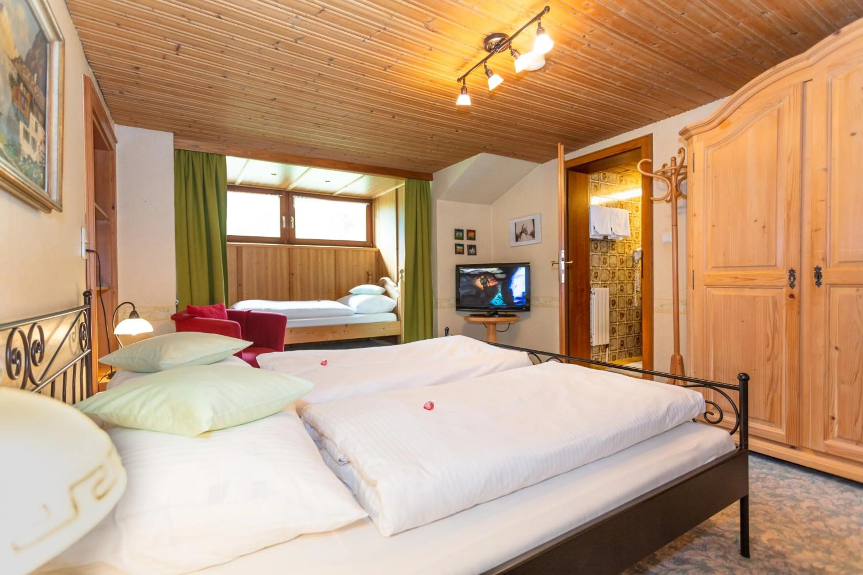 Bedroom, Bed in Pension Sonneck