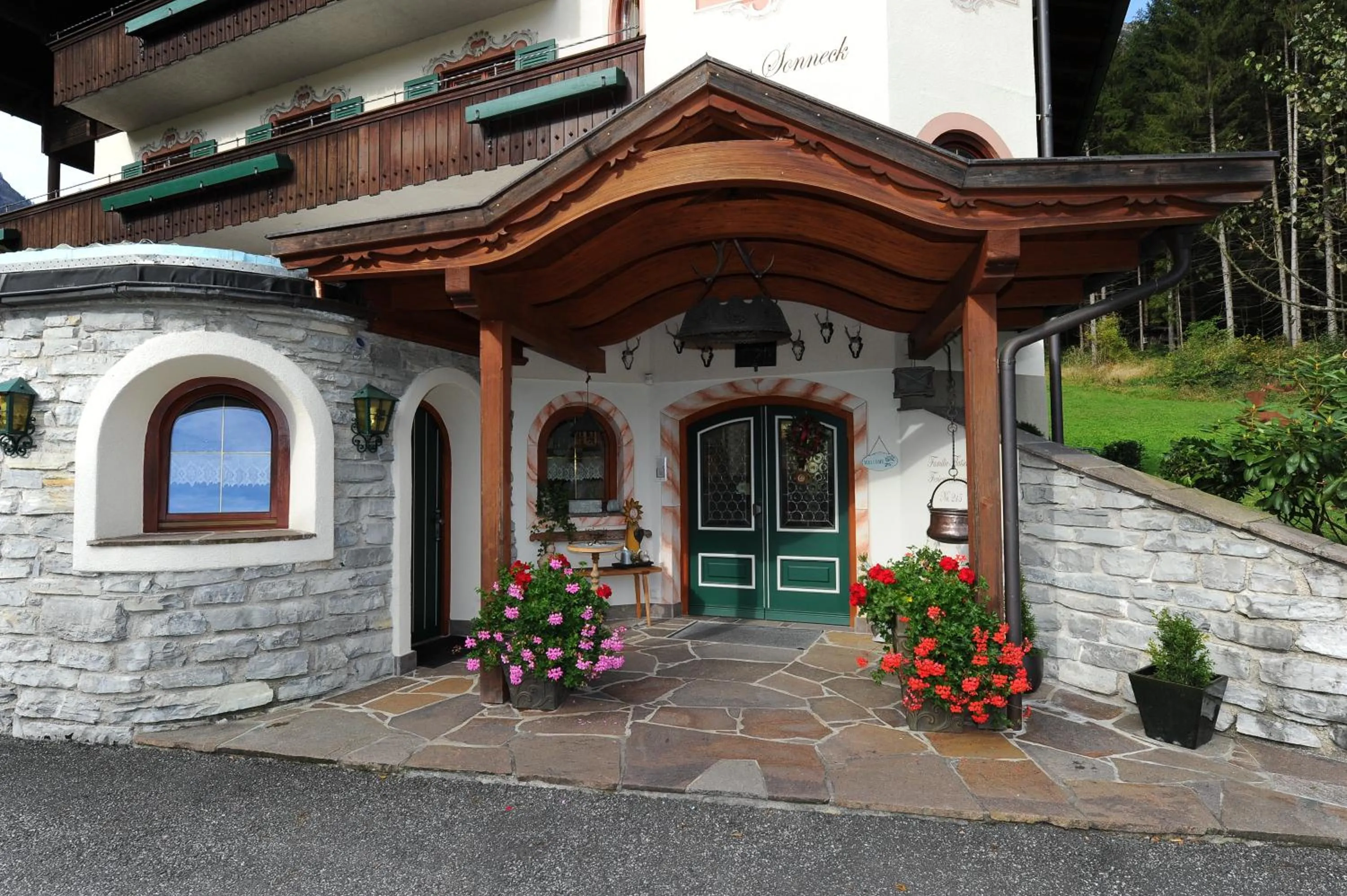 Facade/entrance in Pension Sonneck