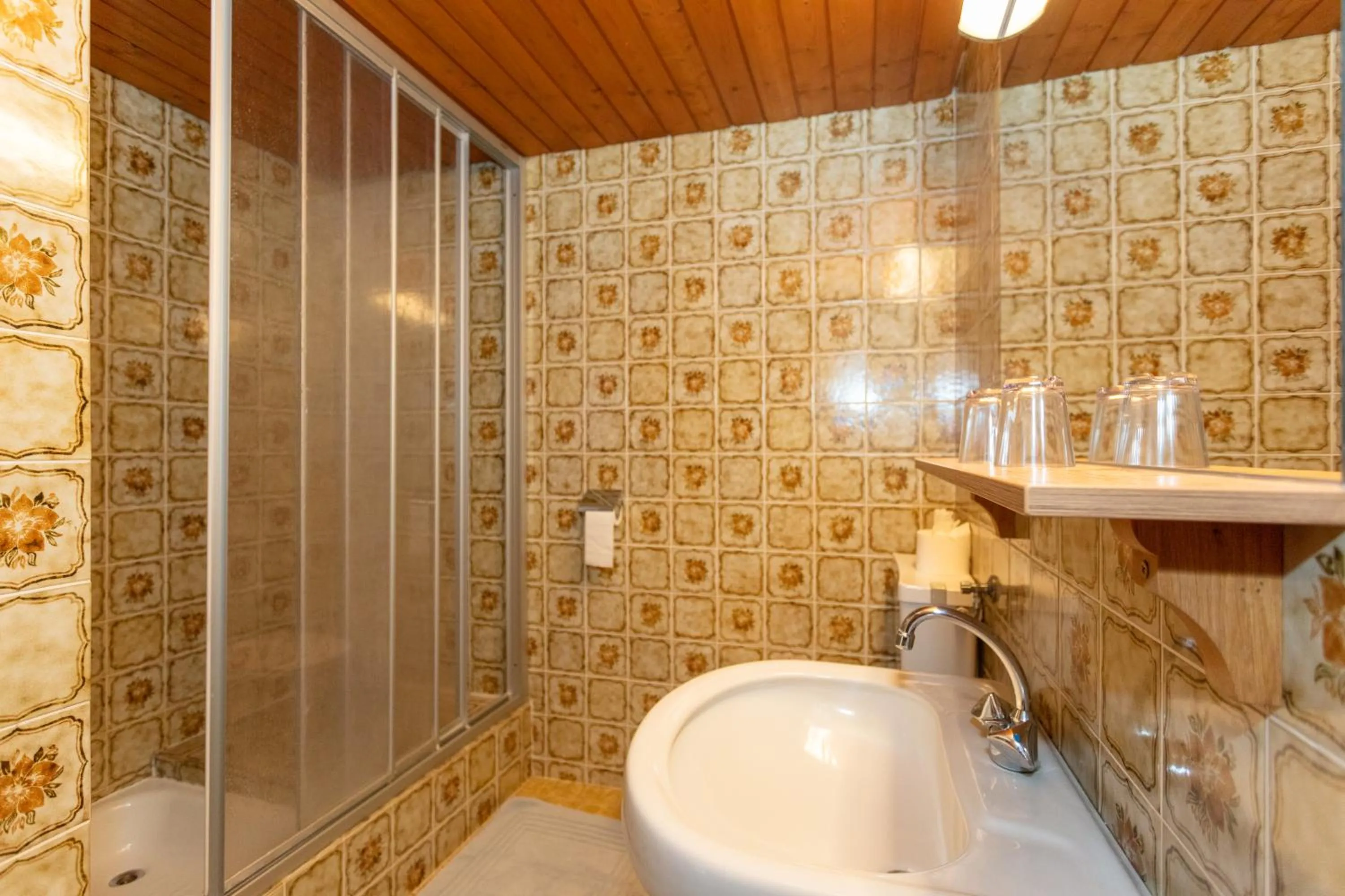 Bathroom in Pension Sonneck