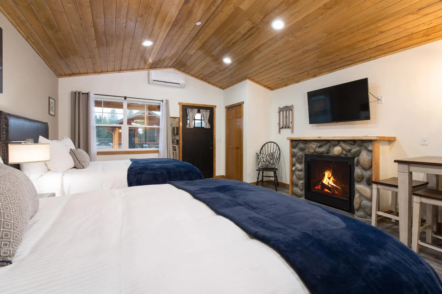 Bed in Woodland Inns