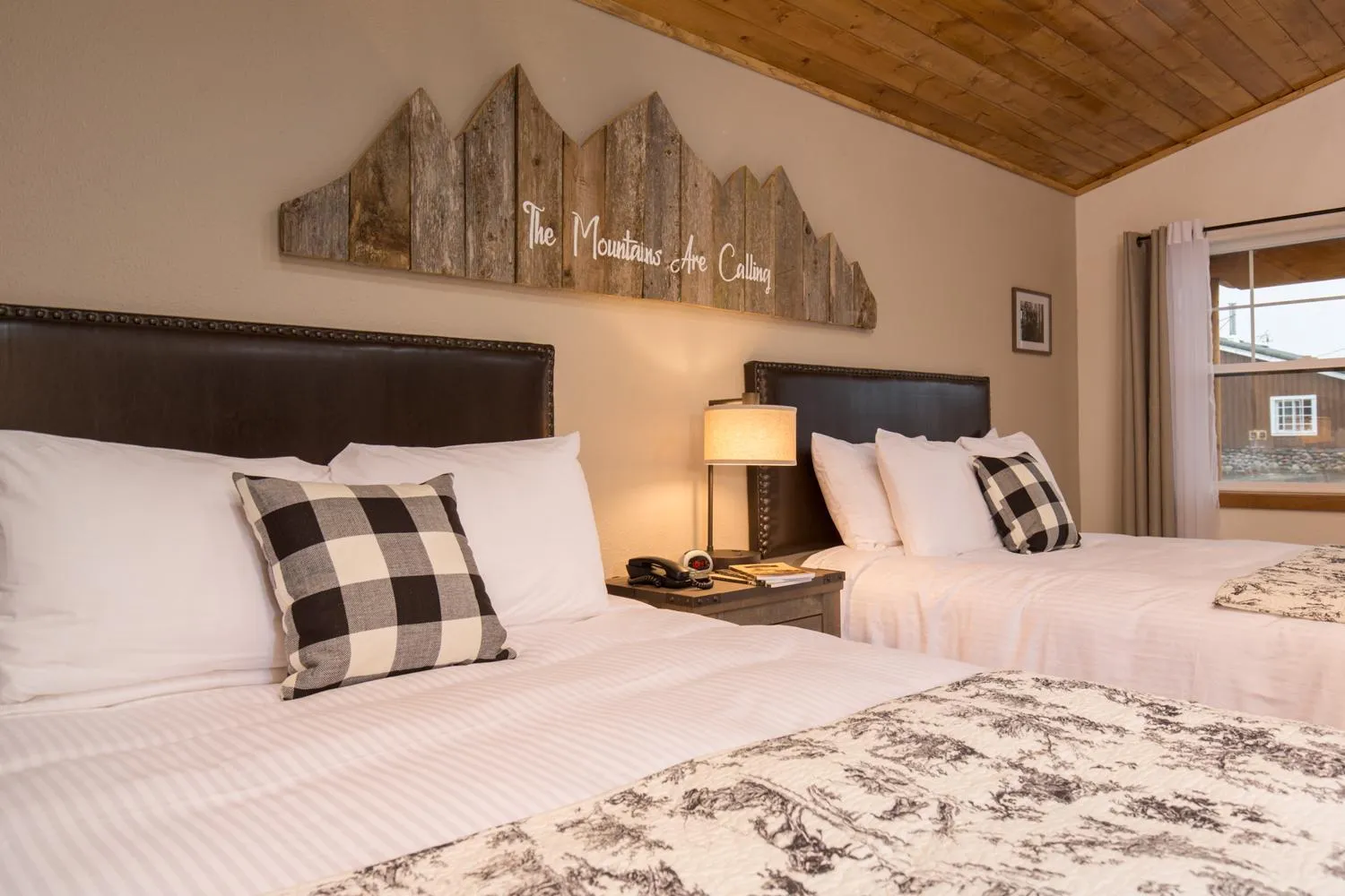 Bed in Woodland Inns