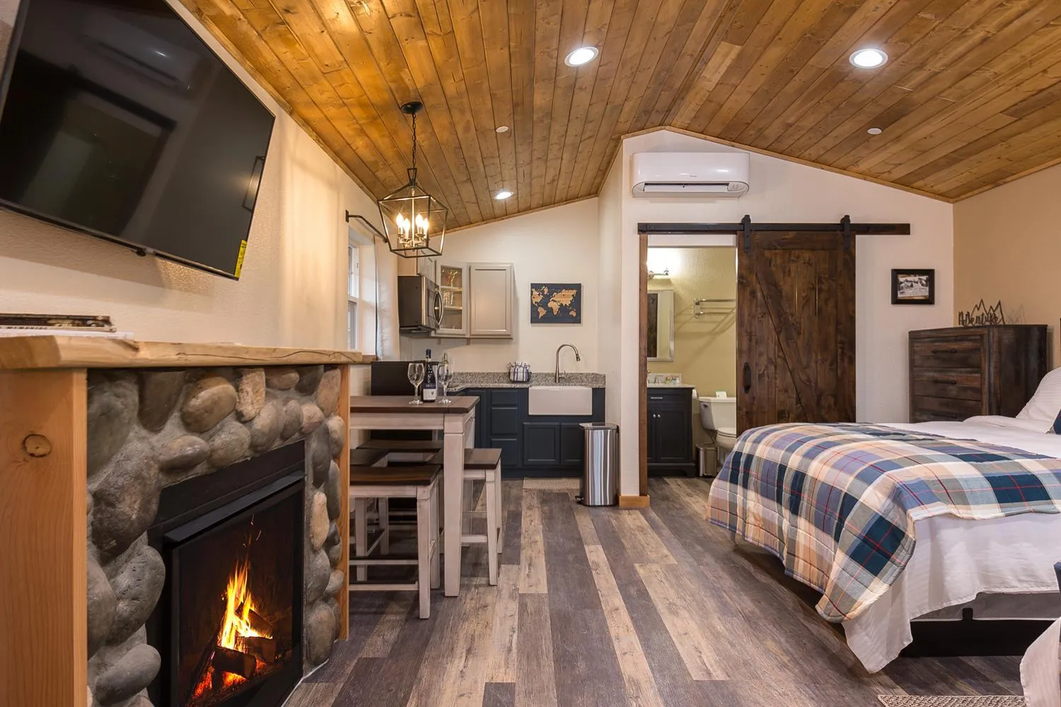 Bed in Woodland Inns