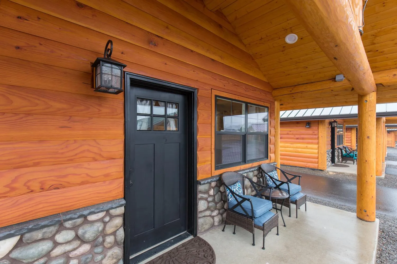 Patio in Woodland Inns