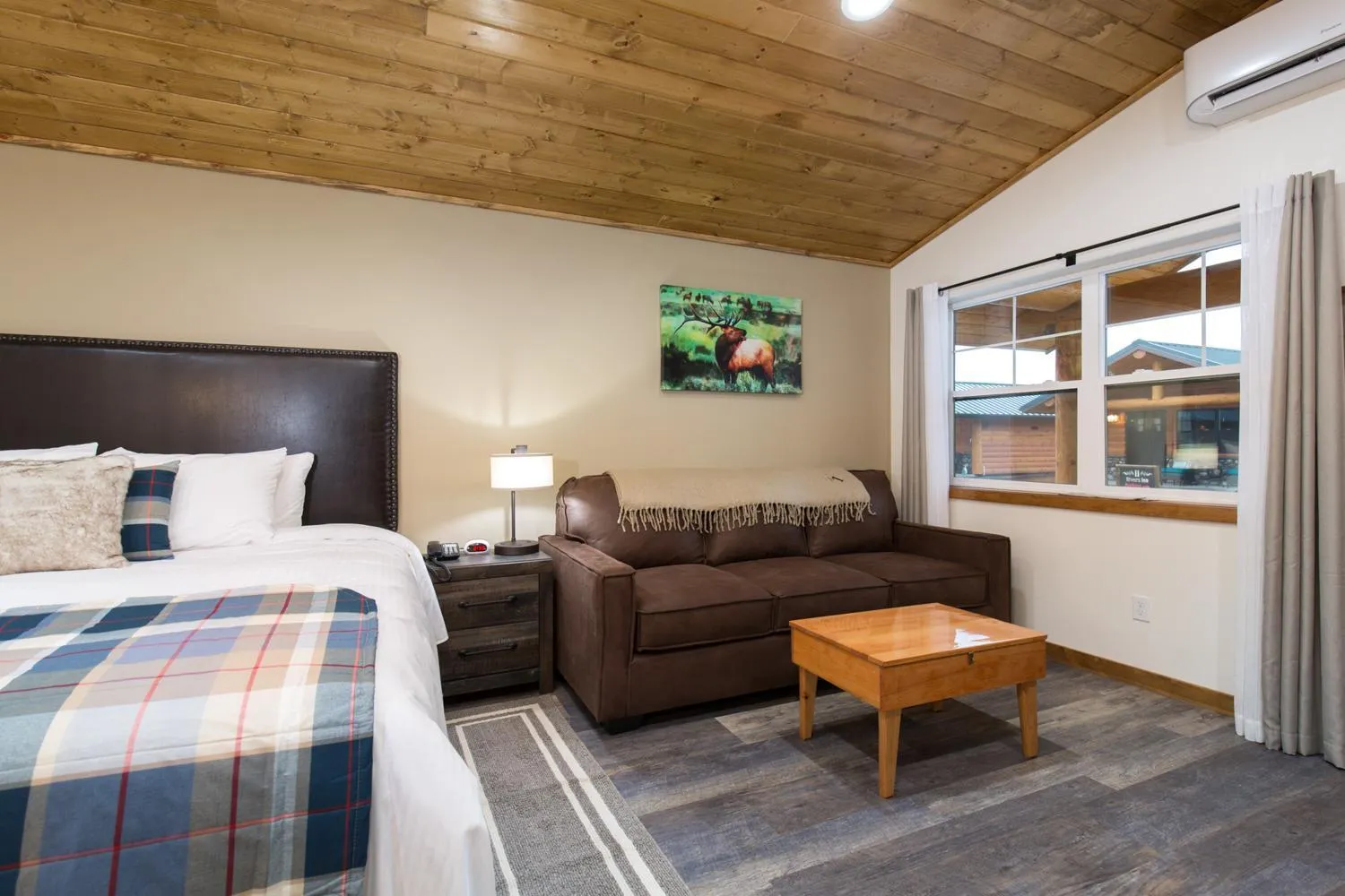 Bed in Woodland Inns