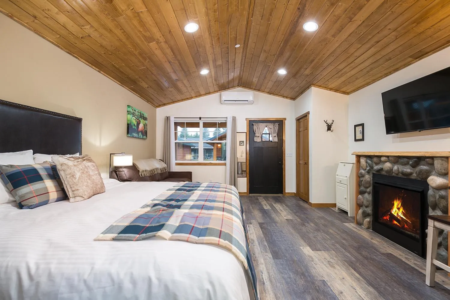 Bed in Woodland Inns