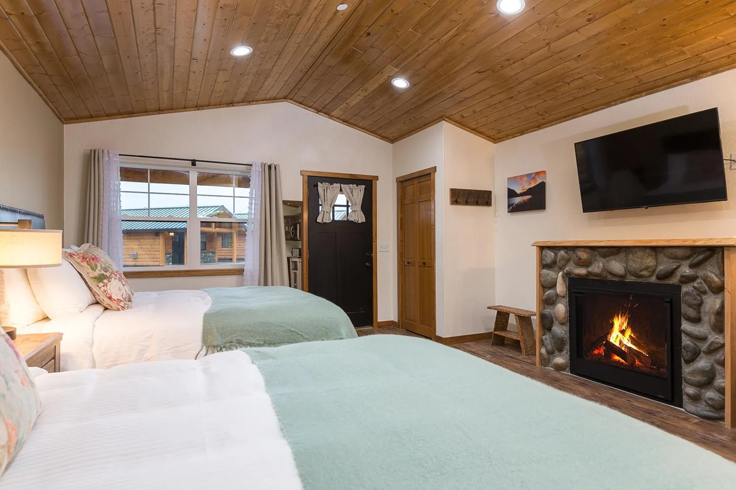 Bed in Woodland Inns