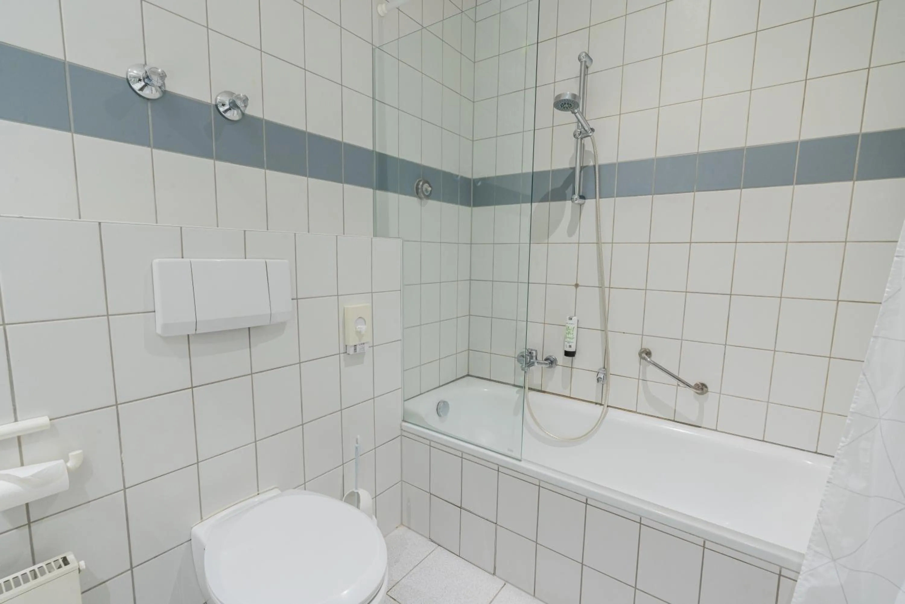 Shower in Hotel Arkadia