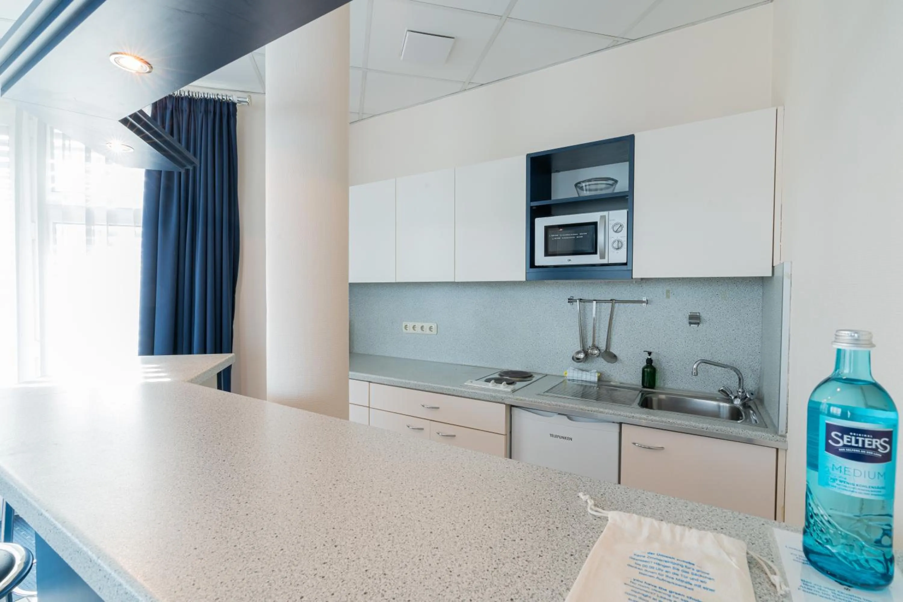 dishwasher in Hotel Arkadia