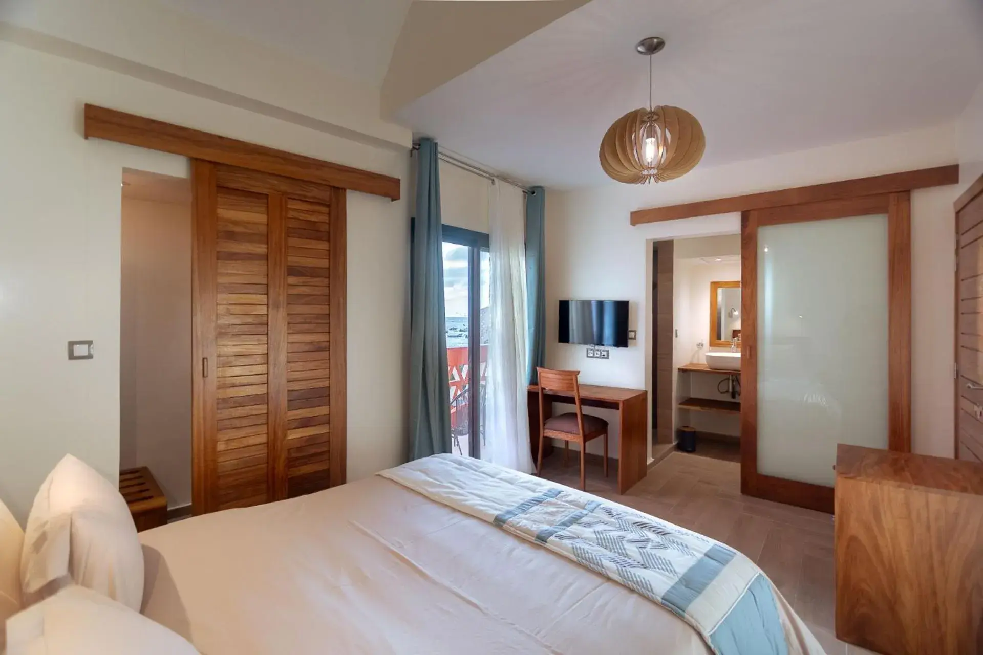 Double Room with Sea View in La Madrague-Surf Beach Sea Double Room with Sea View in La Madrague-Surf Beach Sea