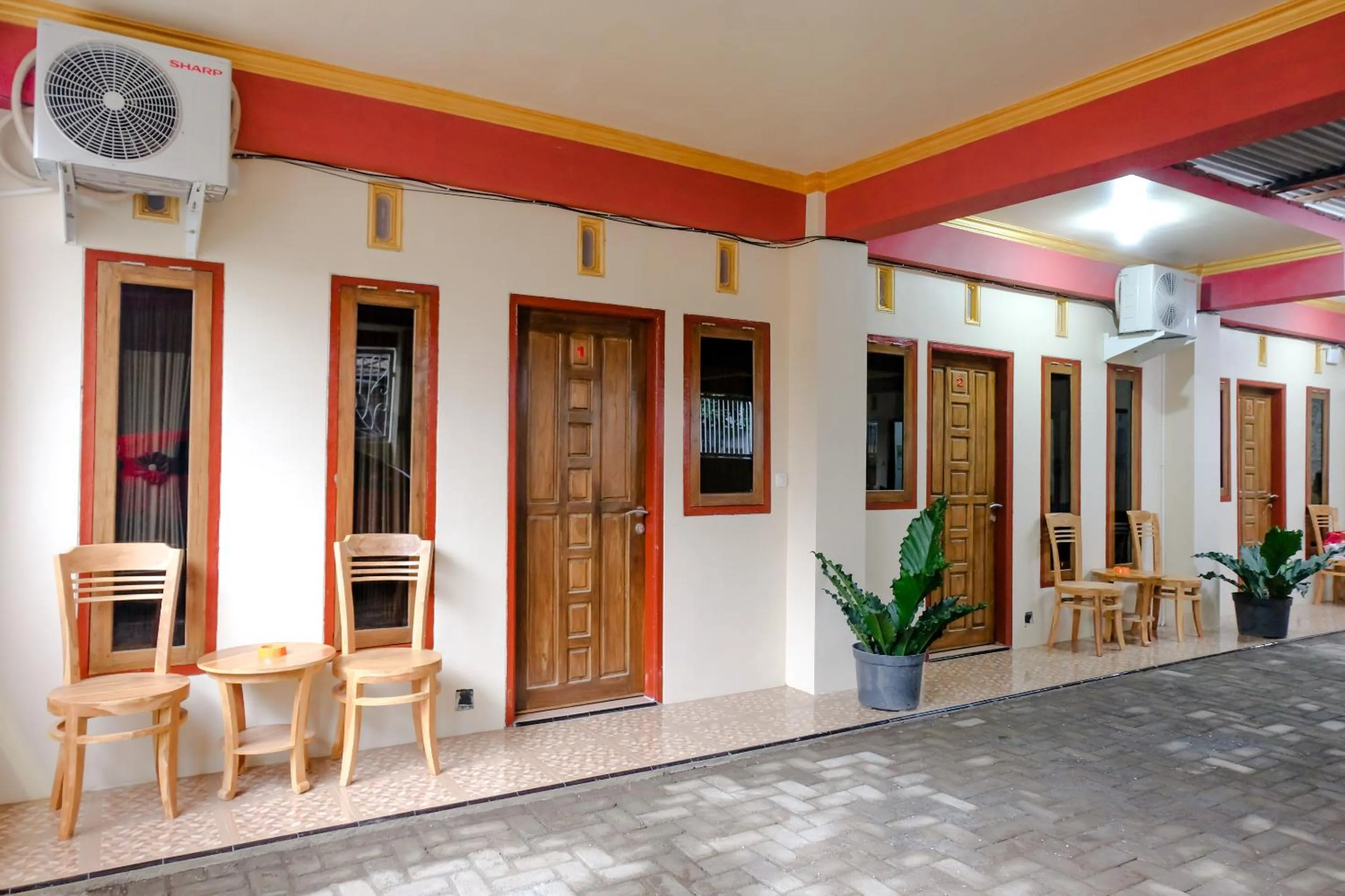 Property building in RedDoorz Syariah At Sulfat Malang