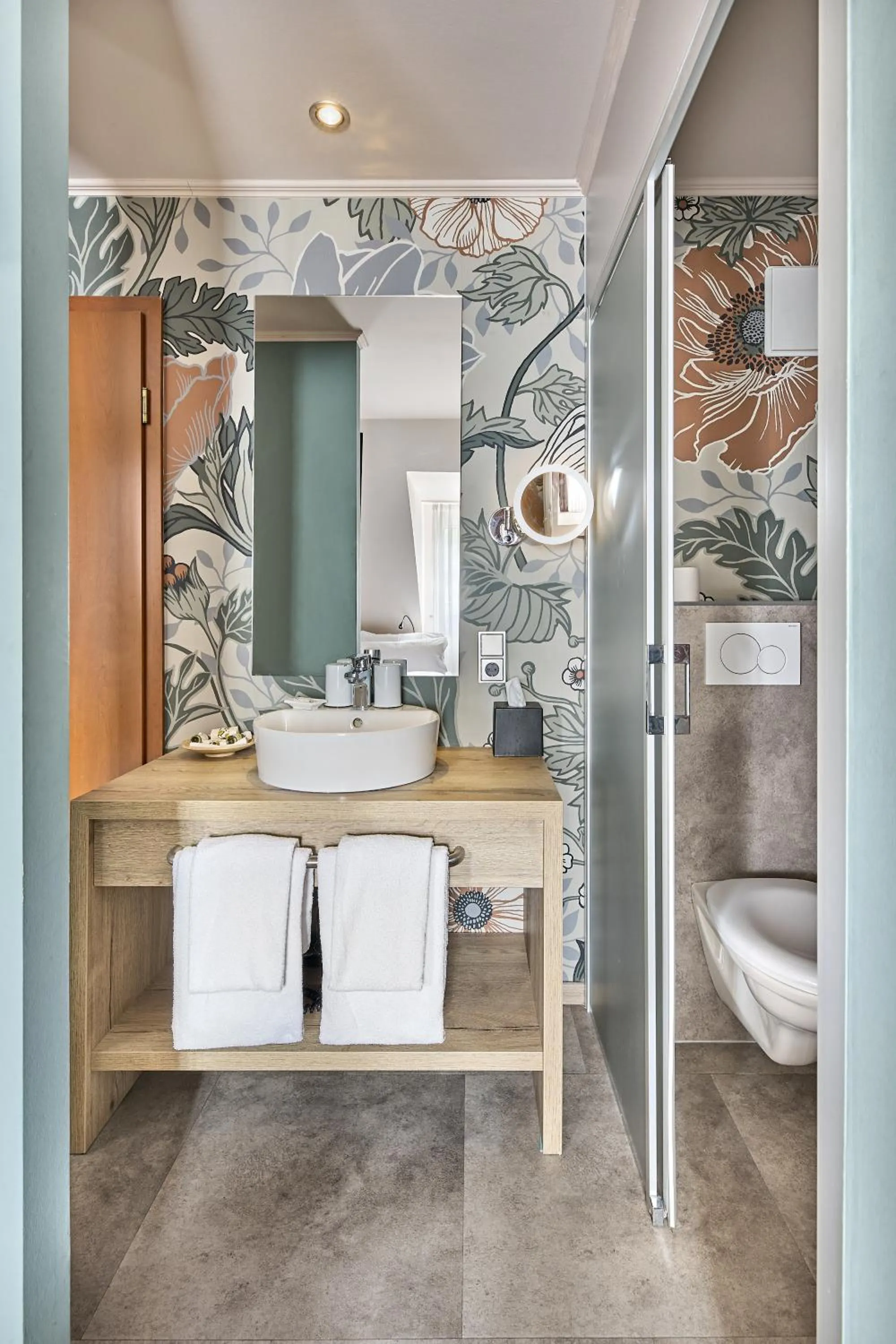 Toilet in Hotel Germania