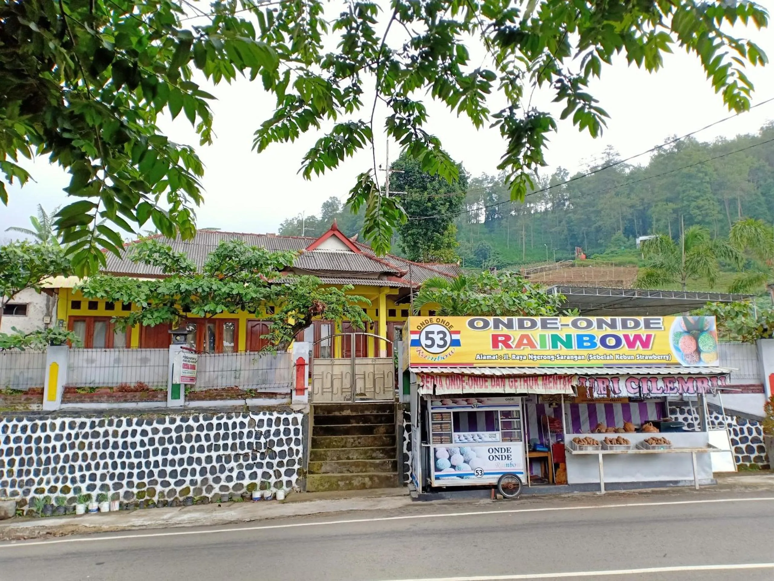 Facade/entrance in OYO Life 3020 Penginapan Citra Rasa