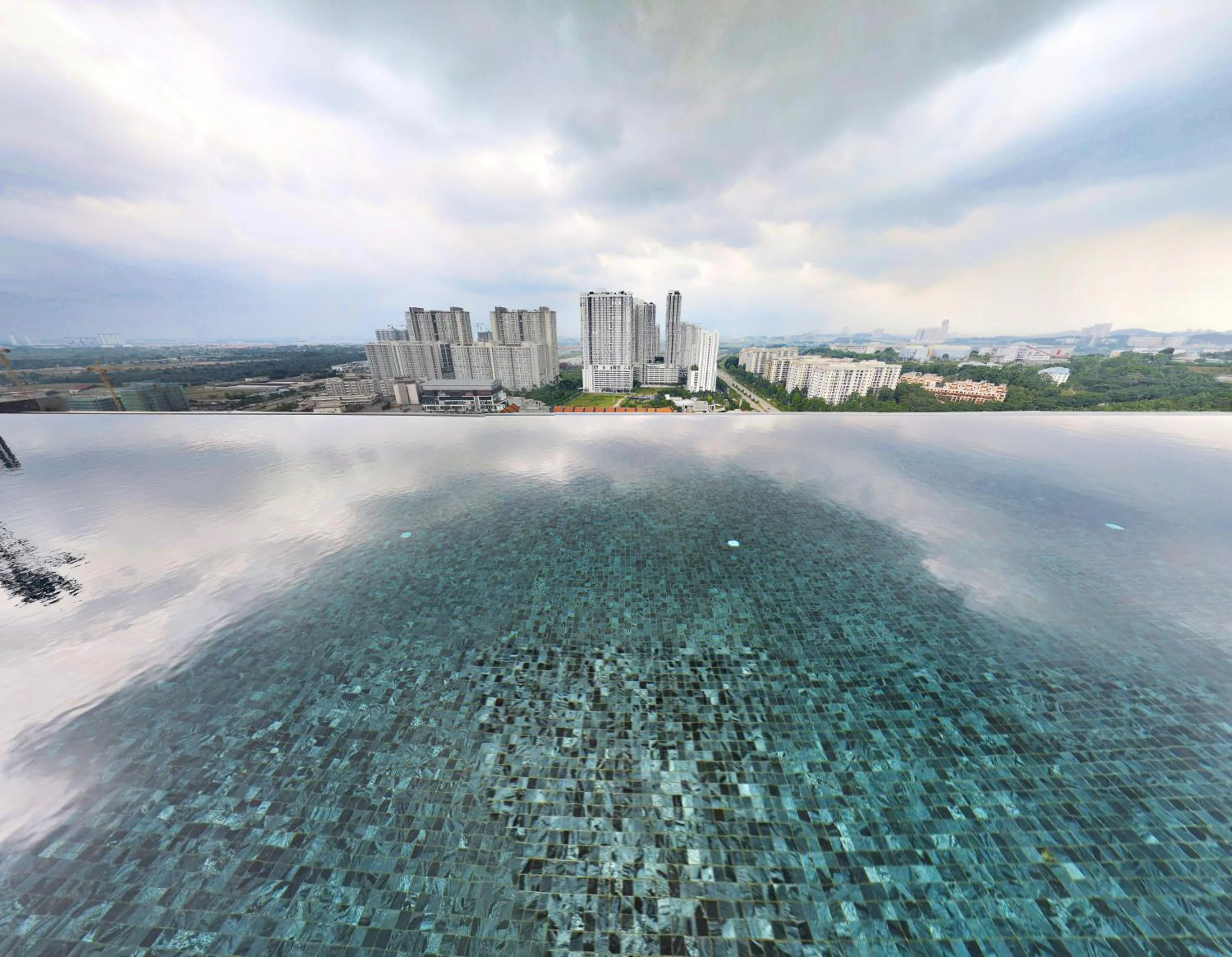 Swimming pool in Tamarind Suites by BeeStay Management