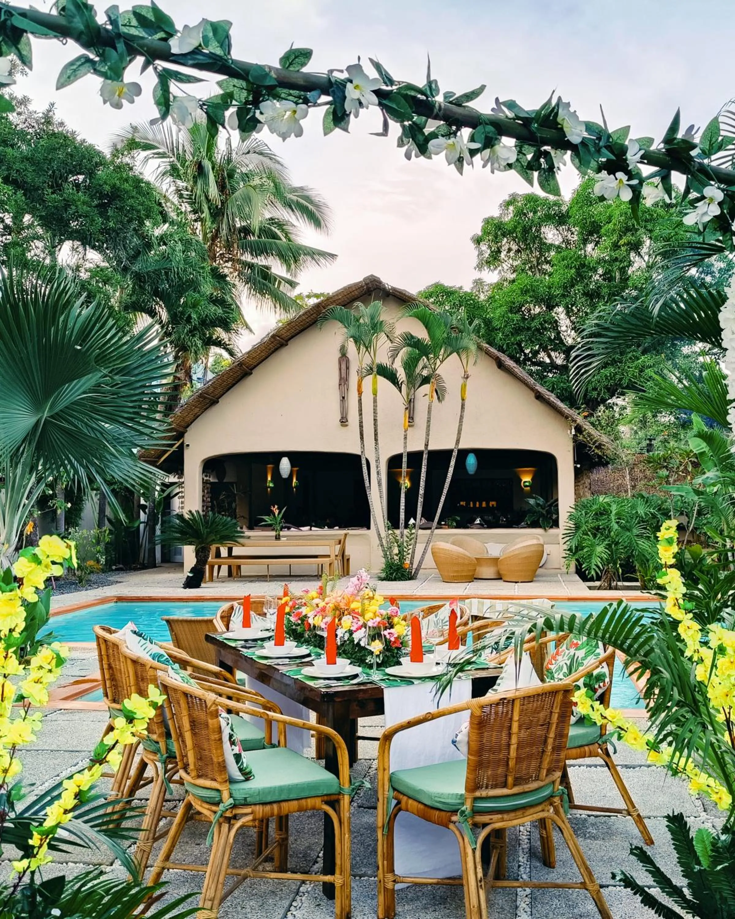 Dining area in Hibiscus Garden Resort